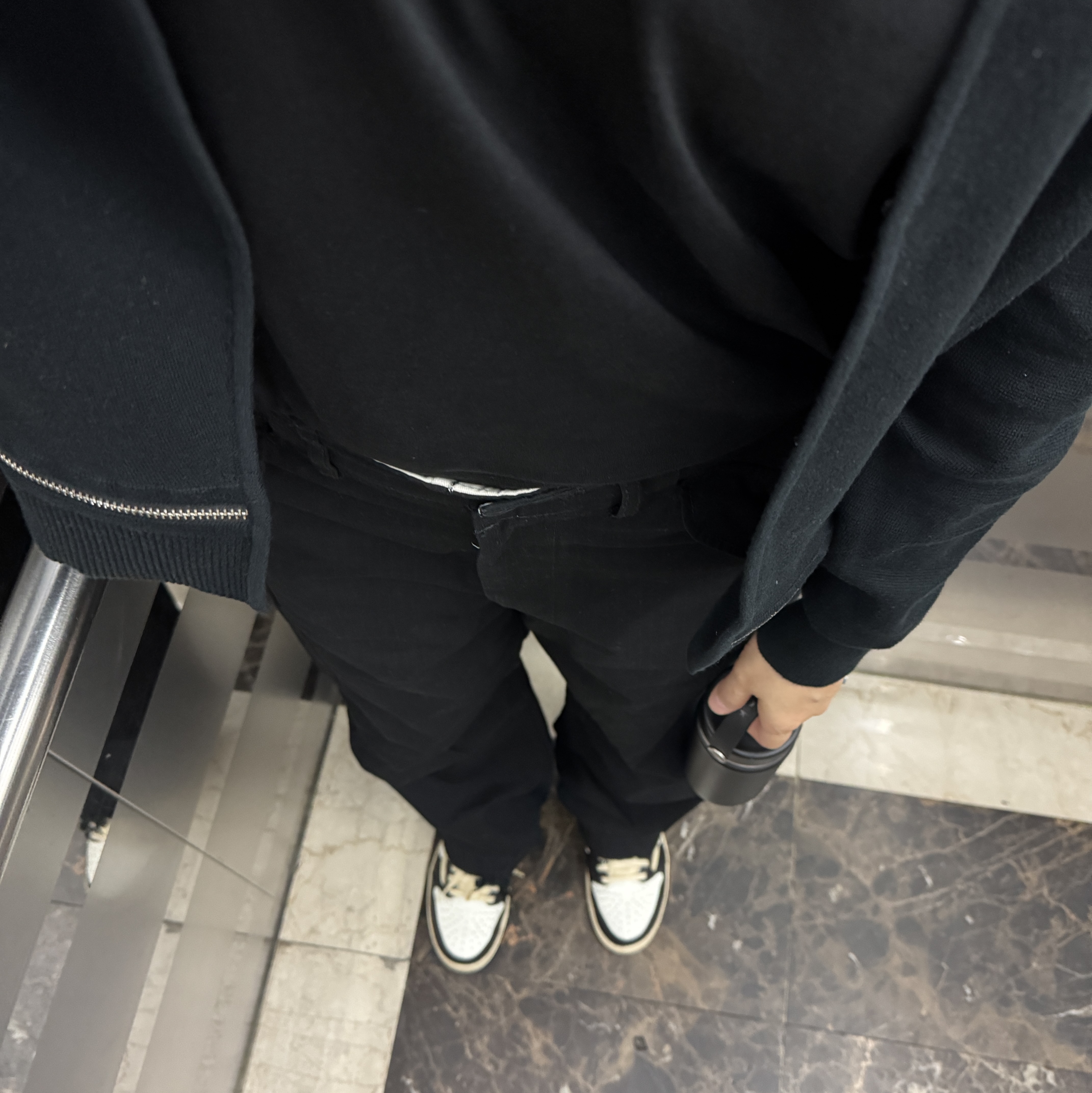 Nanamica Cargo Pants Black, Jordan 1 x Travis Scott x Fragment Retro Low OG SP Military Blue 착용 스타일