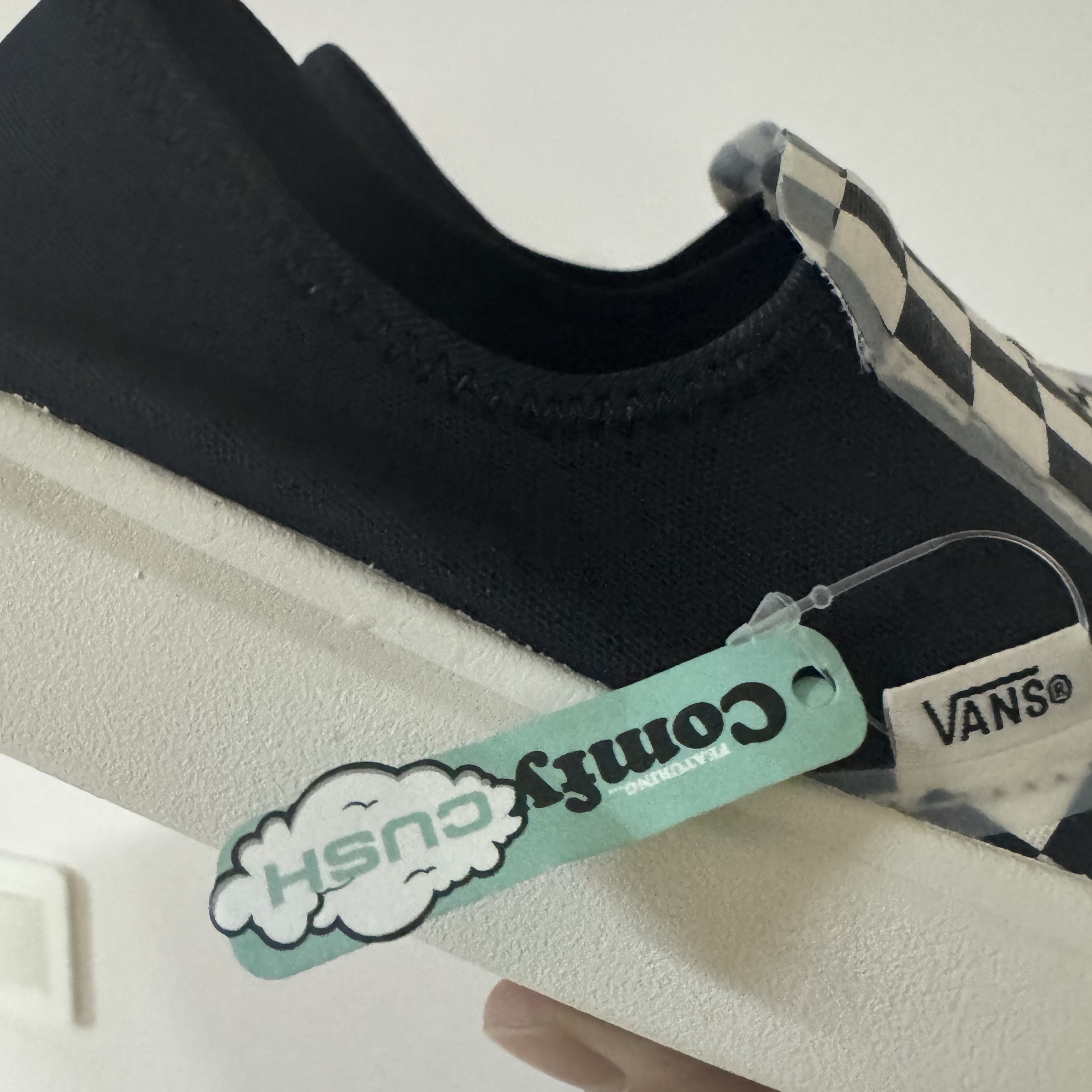 Vans Checkerboard Comfycush One Black 착용 스타일 - 4
