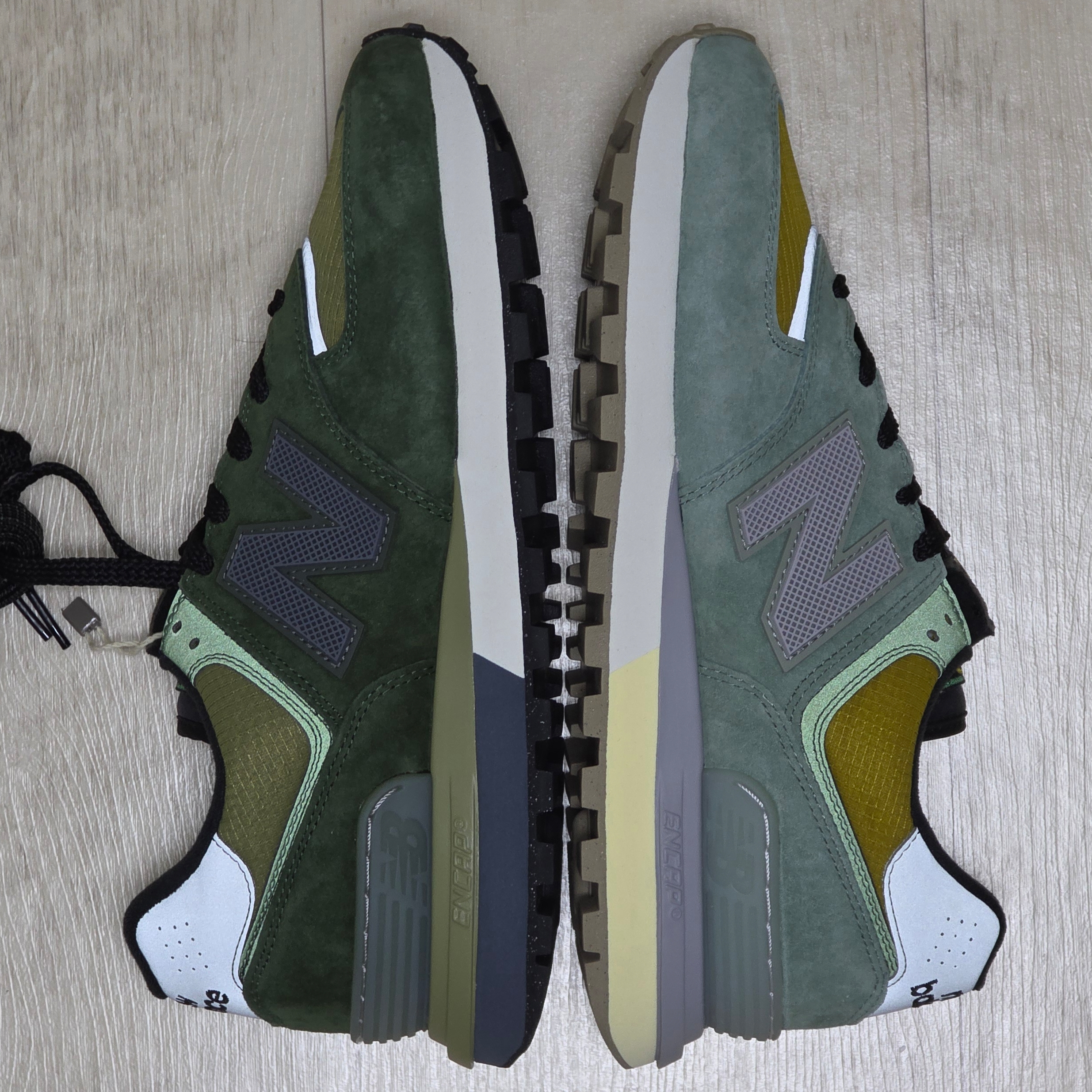 New Balance 574 Legacy Green, New Balance x Stone Island 574 Legacy Dark Green 착용 스타일 - 3