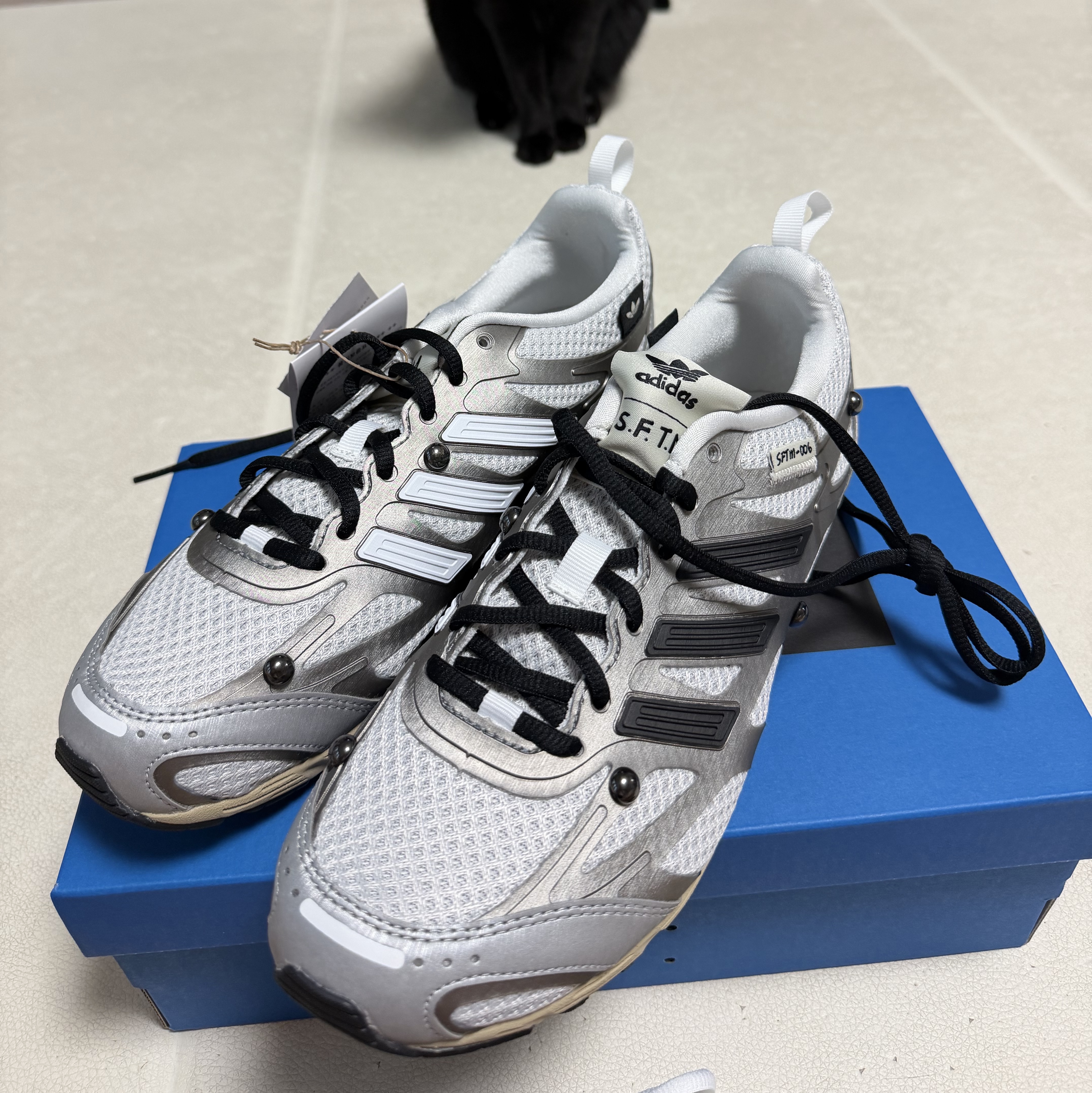 Adidas x Song for the Mute Adizero PR Grey One Core Black 착용 스타일