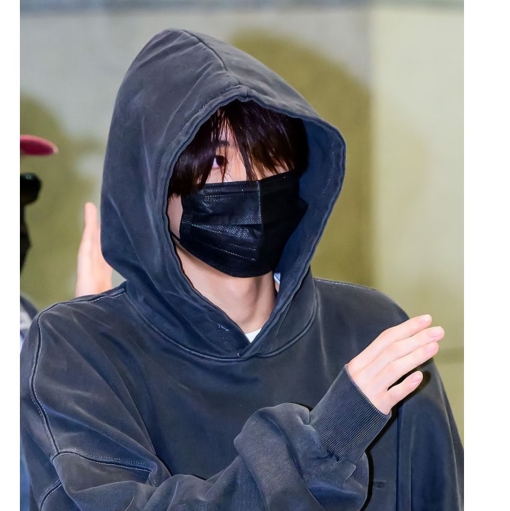 Undermycar Mu.08 Anti Fxxking Logo Play Oversized Pigment Hoodie Gray, Undermycar Mu.08 Anti Fxxking Logo Play Oversized Pigment Hoodie Khaki 착용 스타일