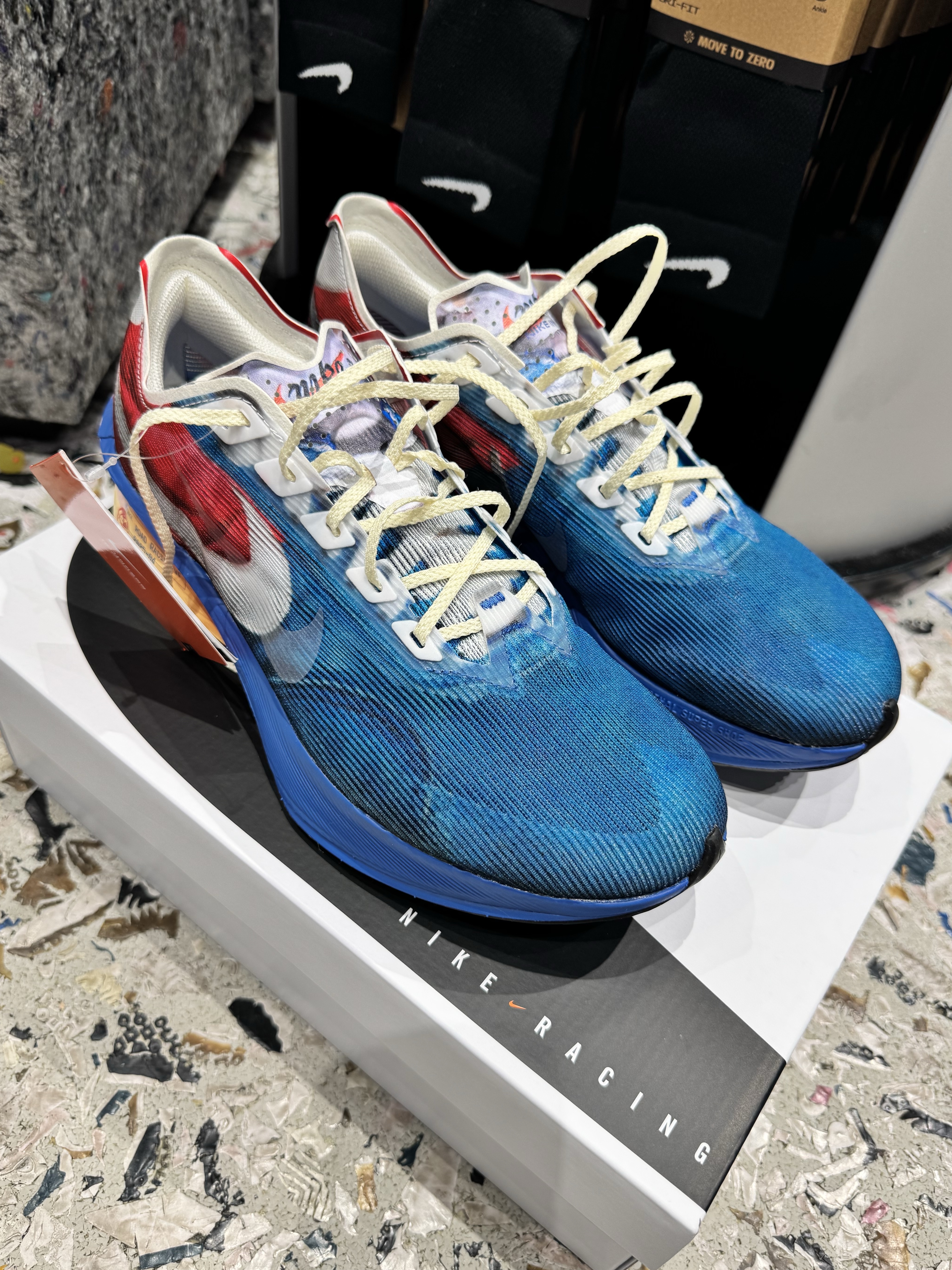 Nike ZoomX Vaporfly Next% 4 PRM Multicolor Clear 착용 스타일 - 1