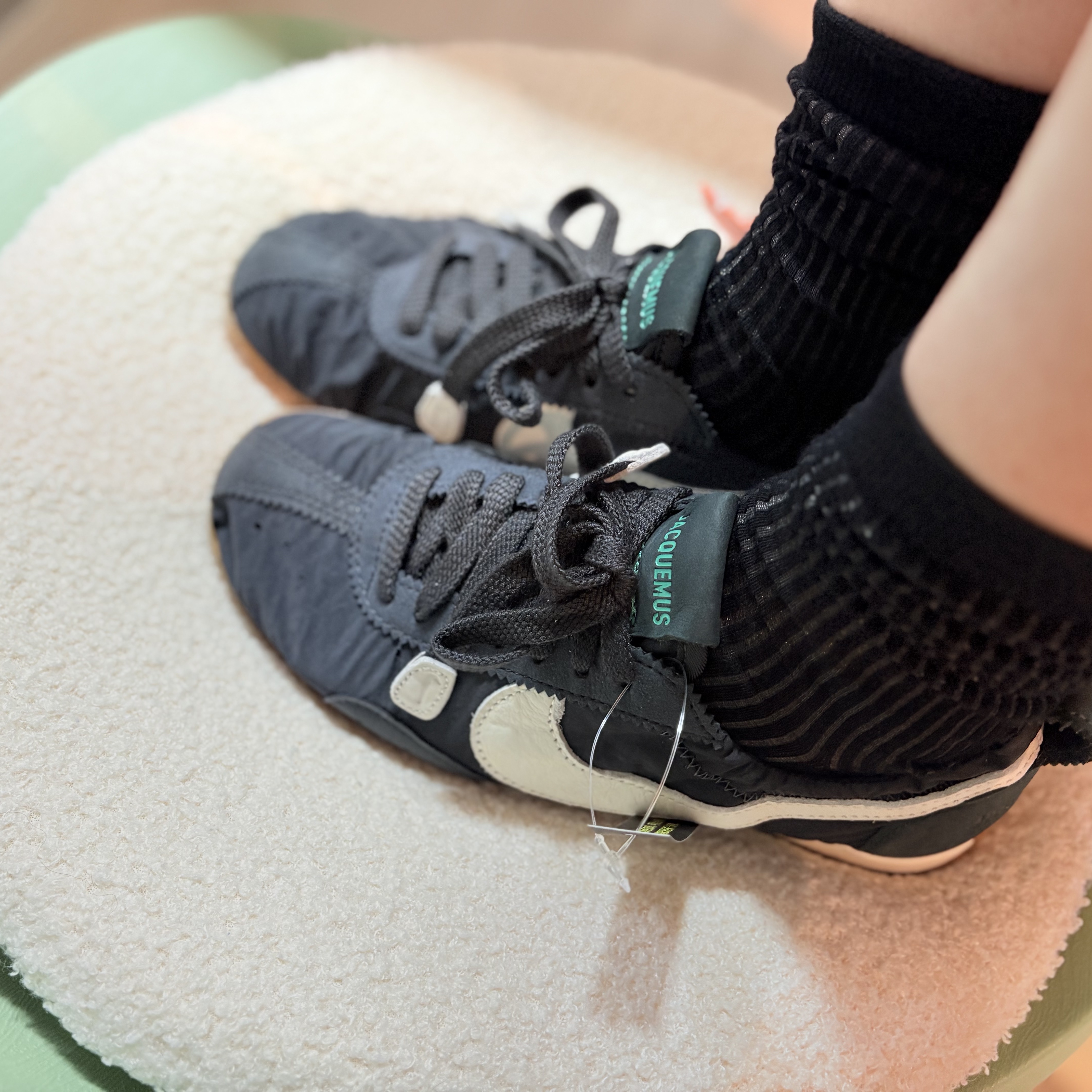 Nike x Jacquemus Moon Shoe SP Off Noir Cashmere 착용 스타일 - 1