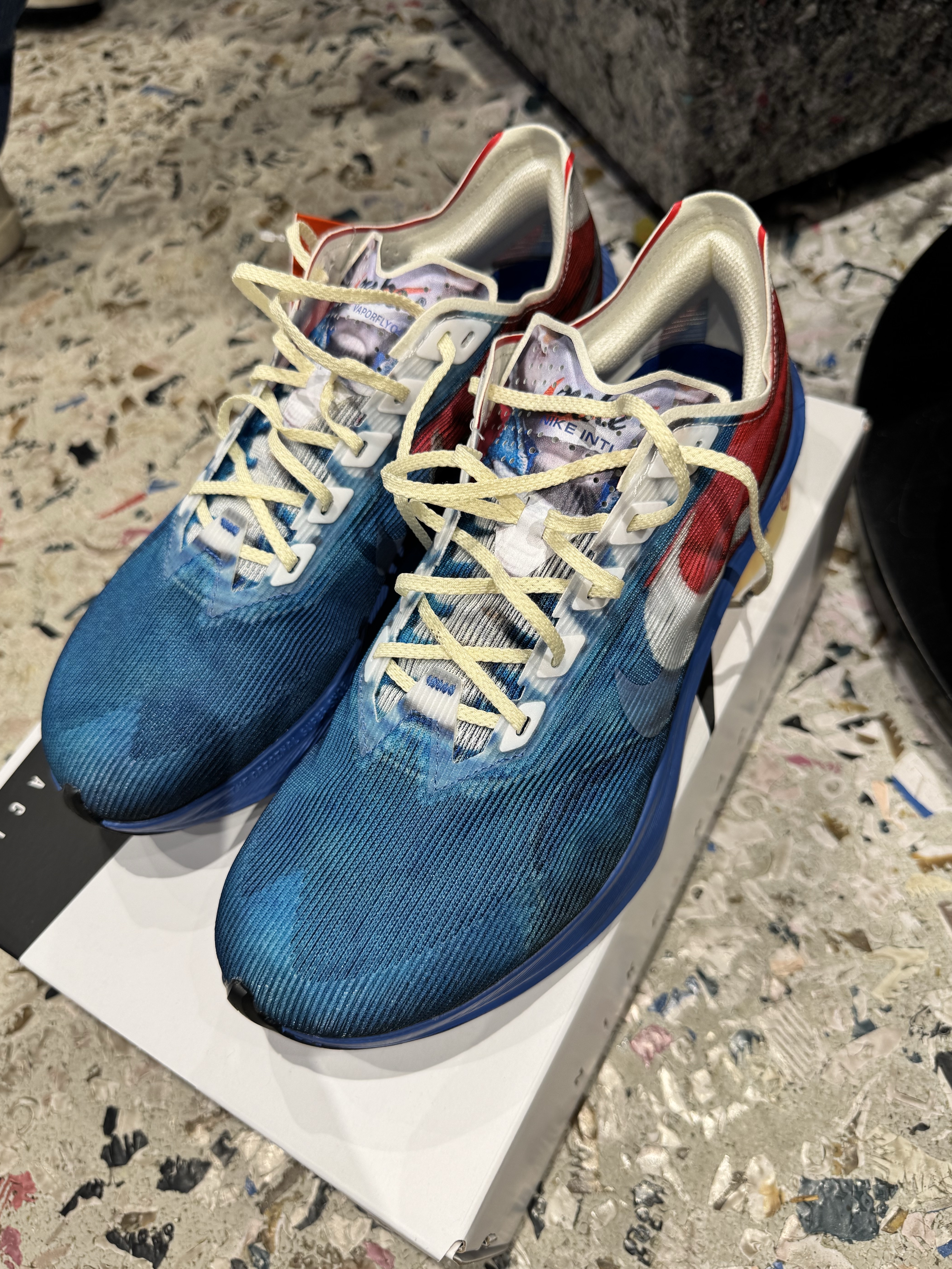 Nike ZoomX Vaporfly Next% 4 PRM Multicolor Clear 착용 스타일 - 2