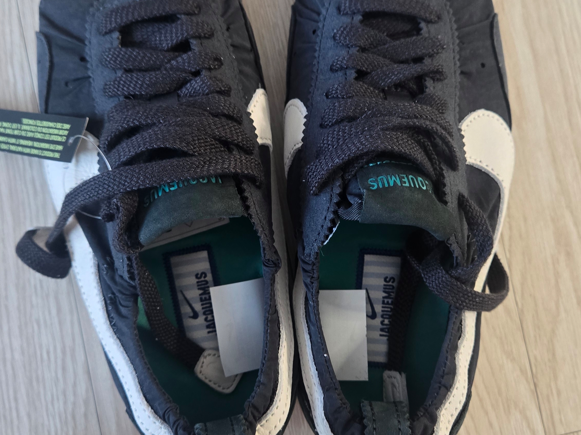 Nike x Jacquemus Moon Shoe SP Off Noir Cashmere 착용 스타일 - 2