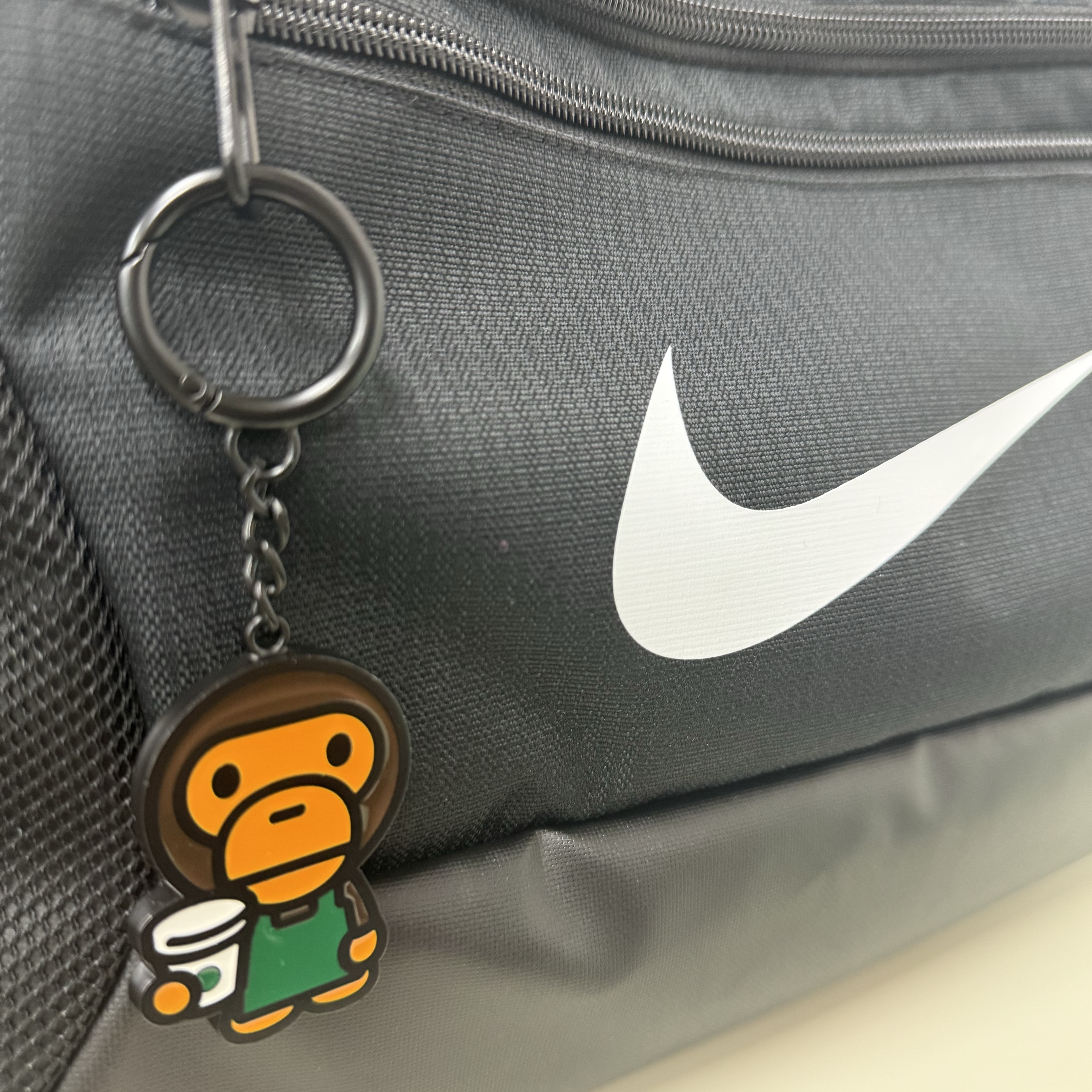Nike Brasilia 9.5 Training Duffle Bag Extra Small 25L Black, Starbucks x BAPE Baby Milo Keychain 착용 스타일
