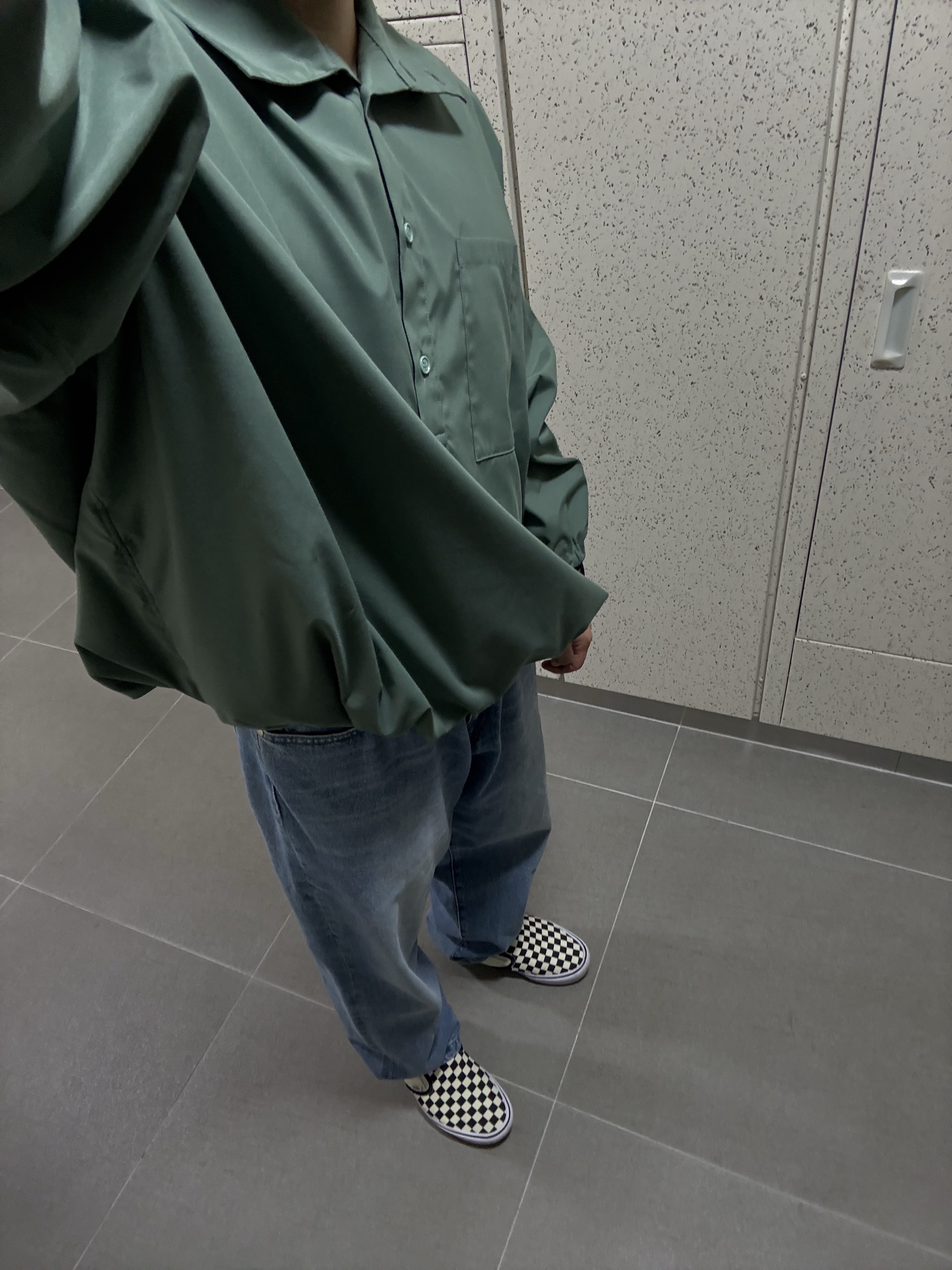 Vans Slip-On ComfyCush Checkerboard 착용 스타일 - 2