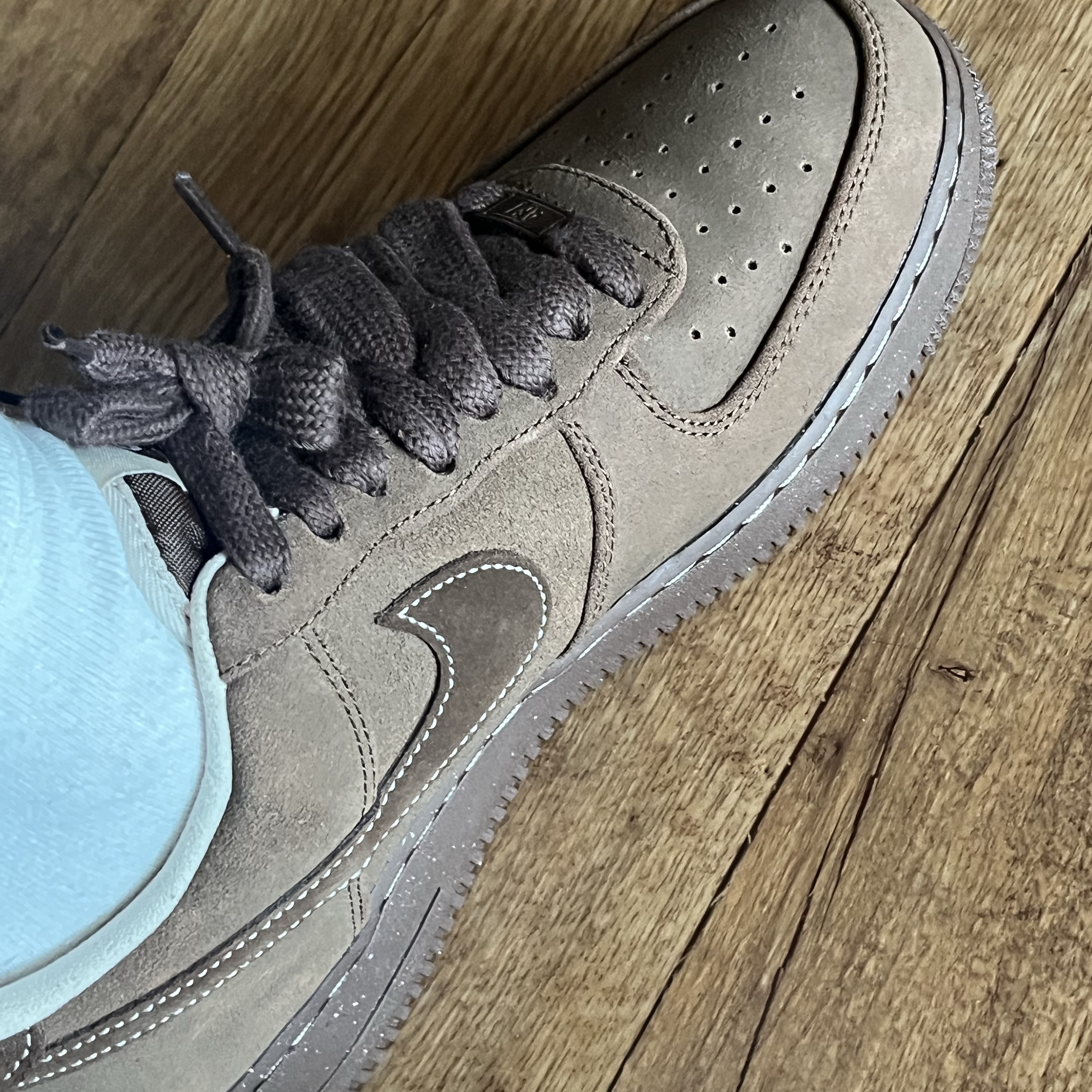 (W) Nike Air Force 1 '07 Cacao Wow 착용 스타일 - 1