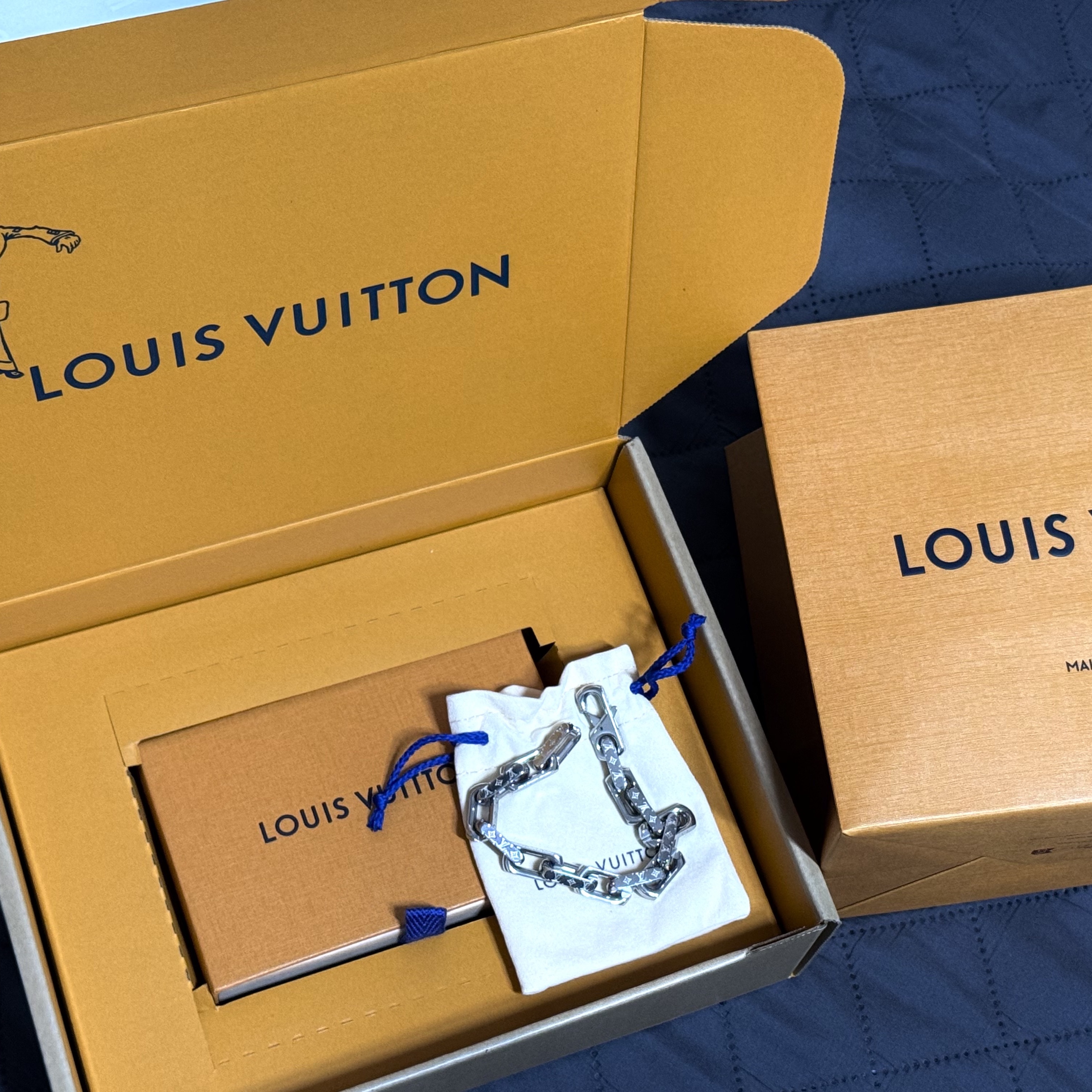 Louis Vuitton Monogram Chain Bracelet Silver 착용 스타일