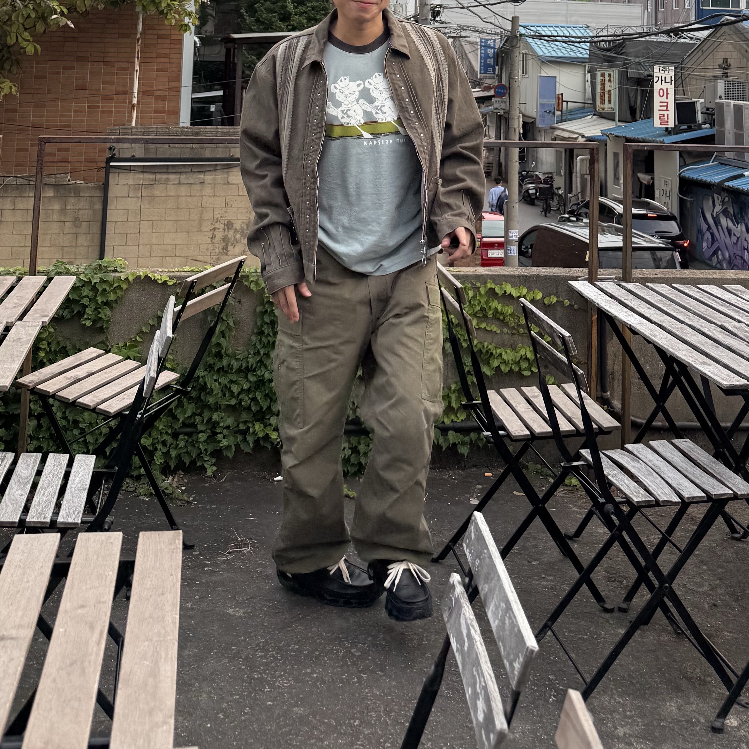 Kapital 12 oz. Yagasuri Jacquard Denim Chimayo Drizzler Jacket Khaki, Nanamica Cargo Pants Khaki 착용 스타일 - 2
