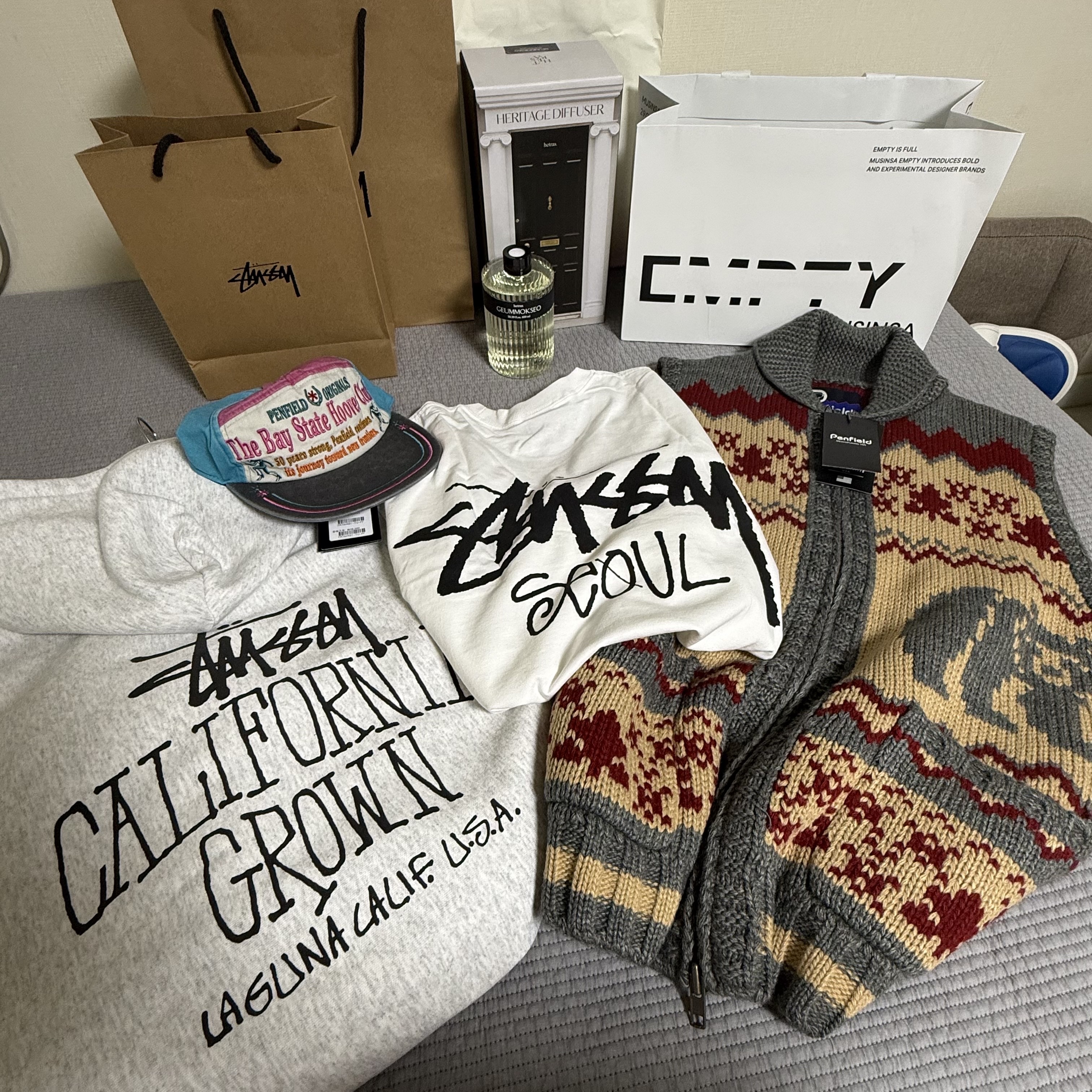 Stussy Cali Grown Zip Hoodie Ash Heather, Stussy Stock Seoul T-Shirt White 착용 스타일