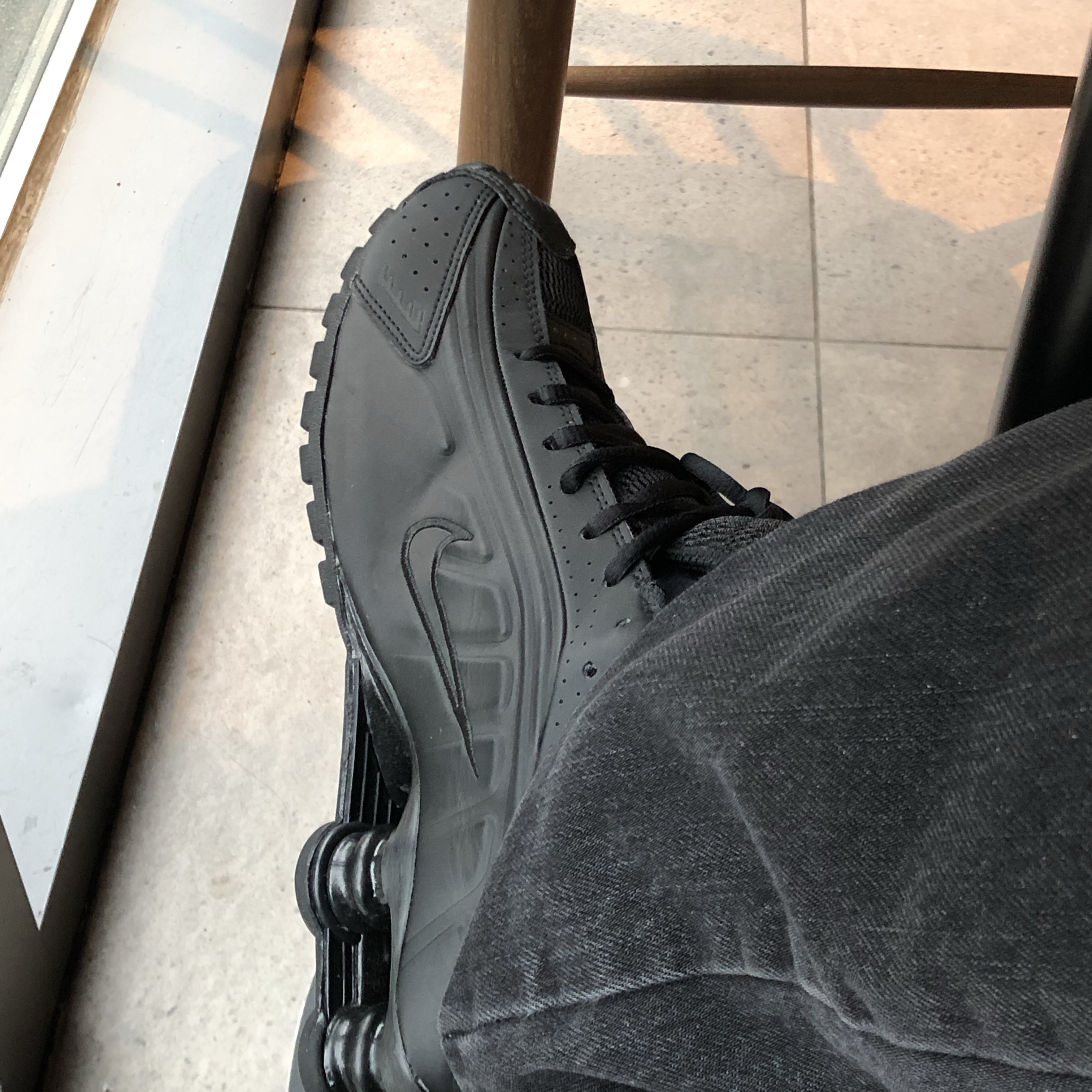 (W) Nike Shox R4 Black 착용 스타일