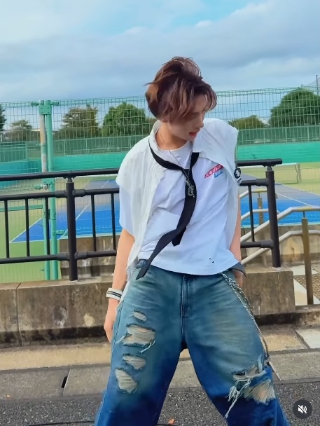 Nonnod Puckering News Flash T-Shirt Washed White 착용 스타일