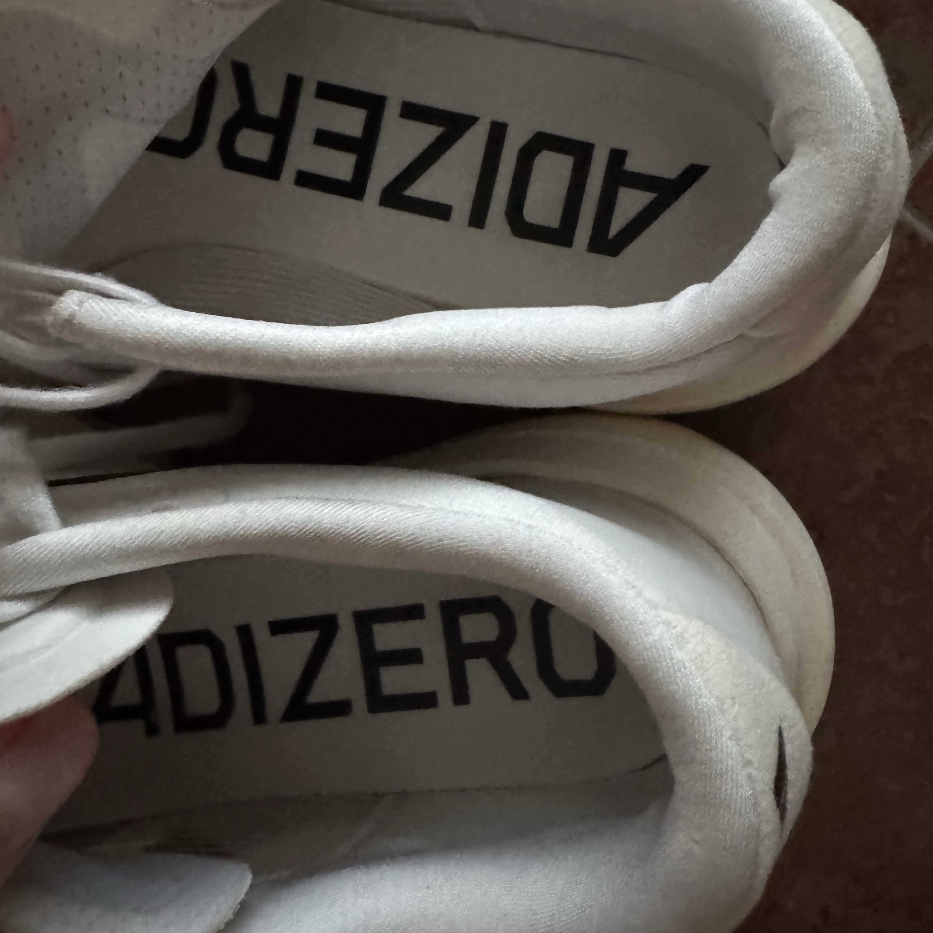 Adidas Adizero EVO SL Off White Better Scarlet 착용 스타일 - 3