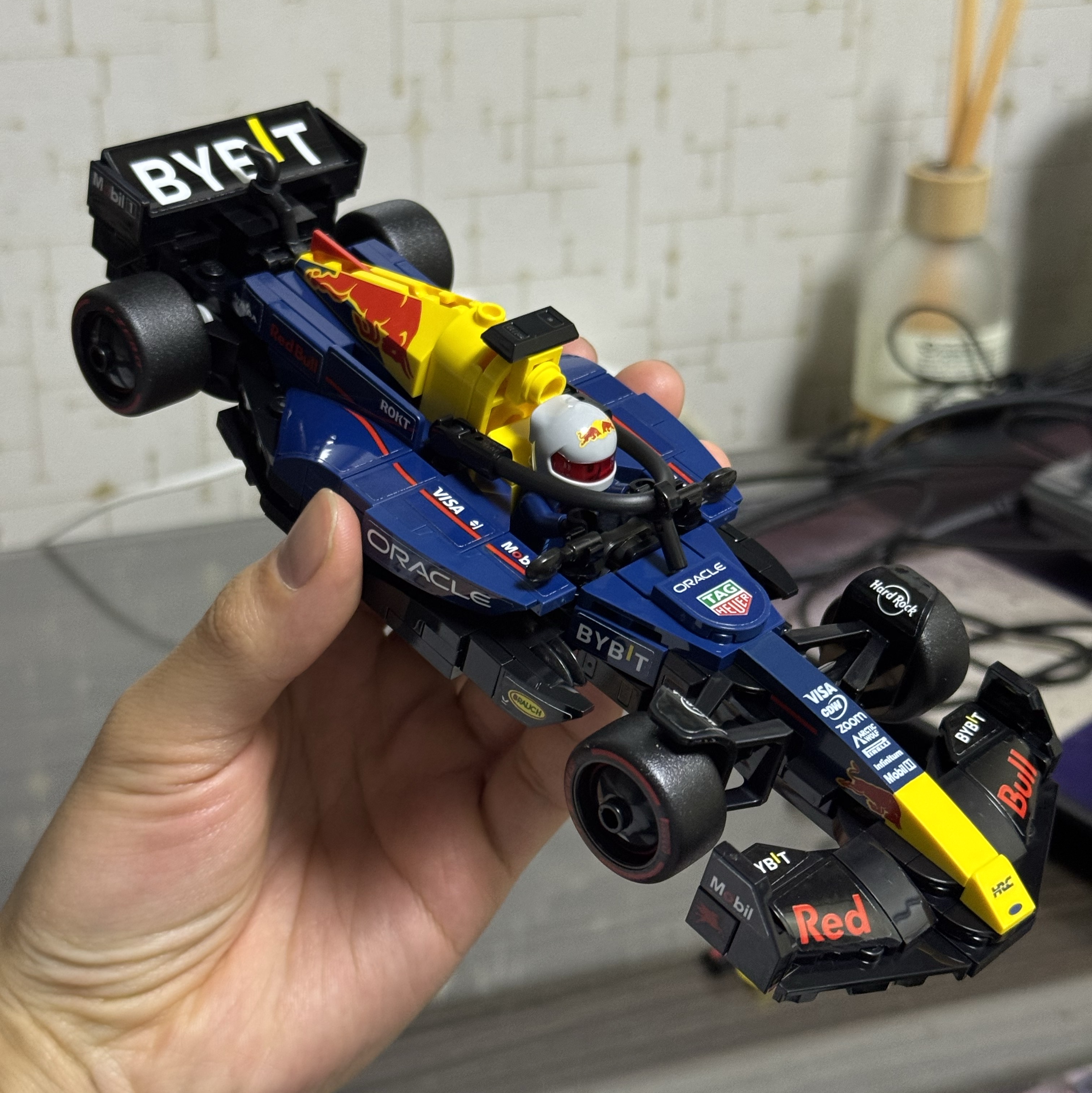 Lego Oracle Red Bull Racing RB20 F1 Race Car 착용 스타일 - 1