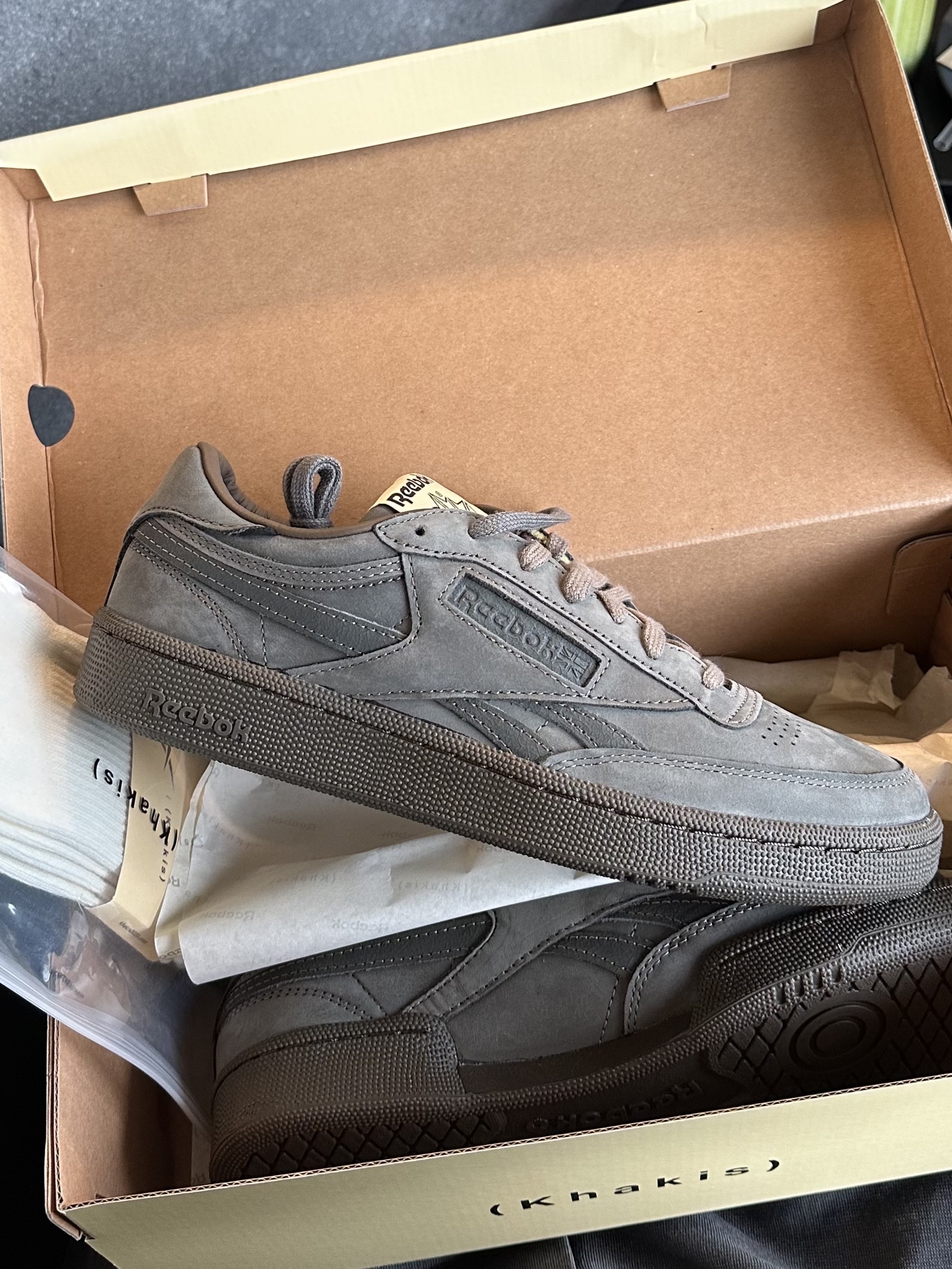 Nike x Jacquemus Moon Shoe SP Alabaster Off Noir, On Running x Post Archive Faction (Paf) Cloudmonster Hyper Black 착용 스타일 - 2