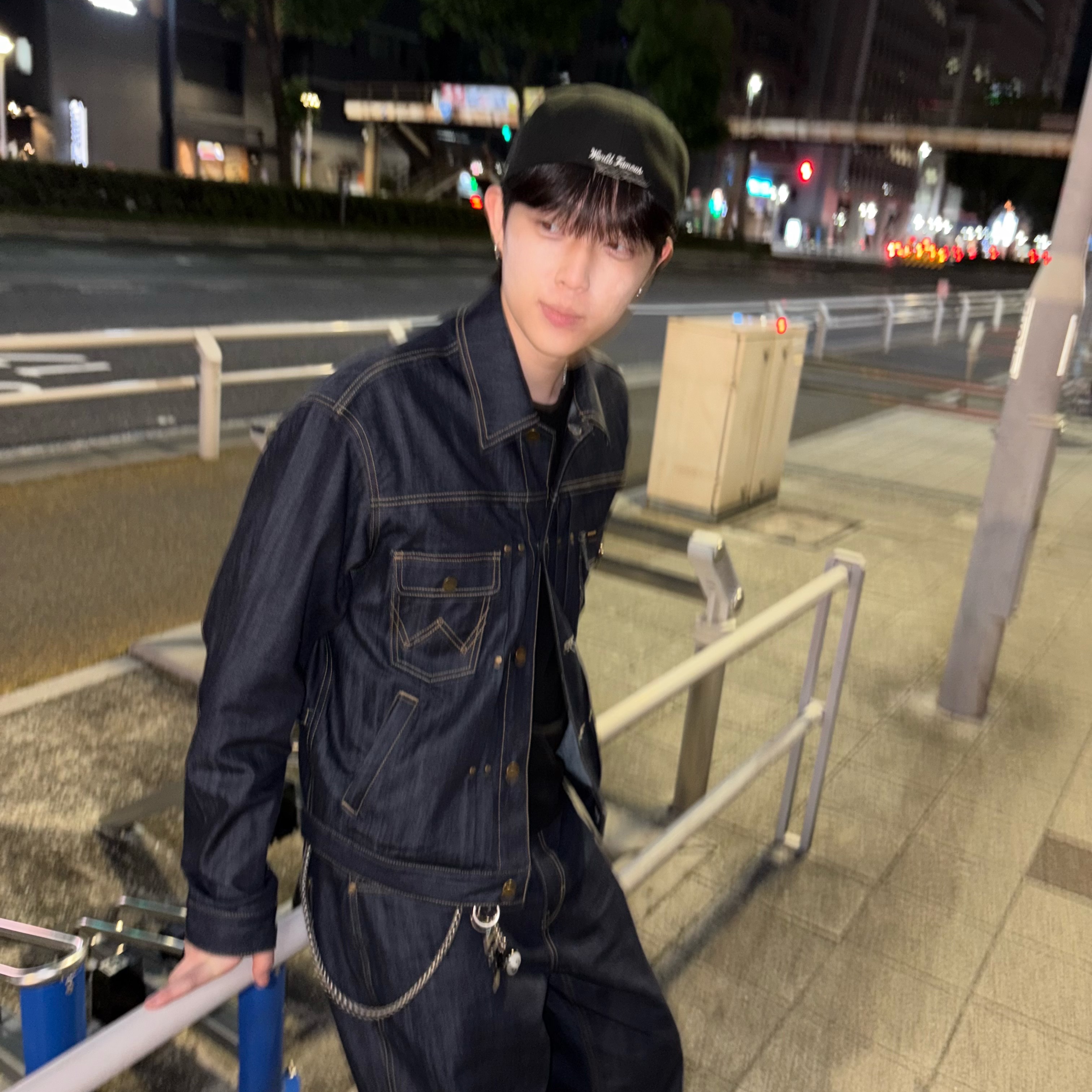 Wrangler Standard Cordura Denim Jacket Indigo Raw, Supreme Bones Box Logo New Era Black - 25SS 착용 스타일 - 2