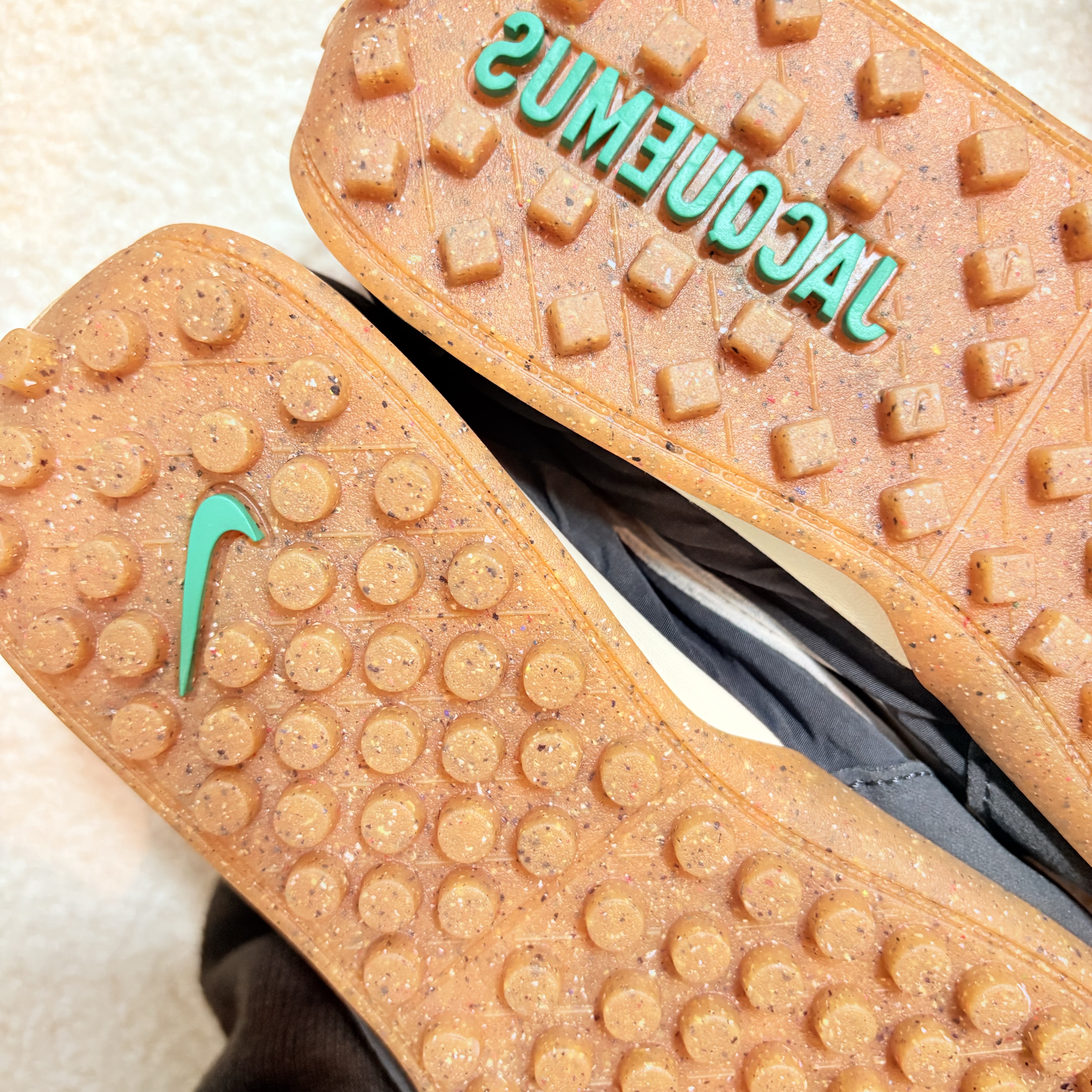 Nike x Jacquemus Moon Shoe SP Off Noir Cashmere 착용 스타일 - 8