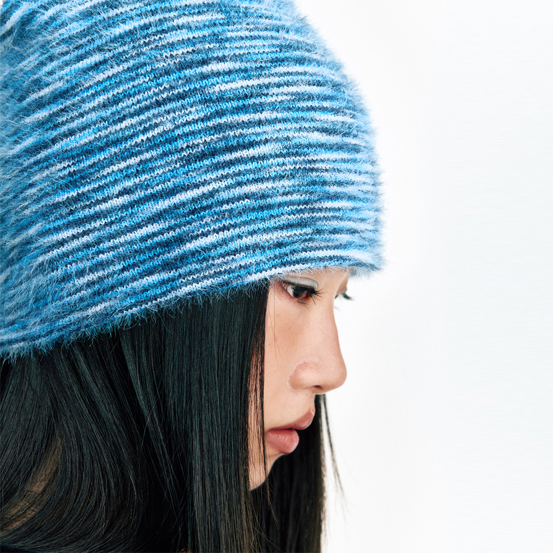 쎄르페 소프트 헤어리 그라데이션 비니 블루&네이비(SSERPE Soft Hairy Gradation Beanie Blue & Navy) - 2