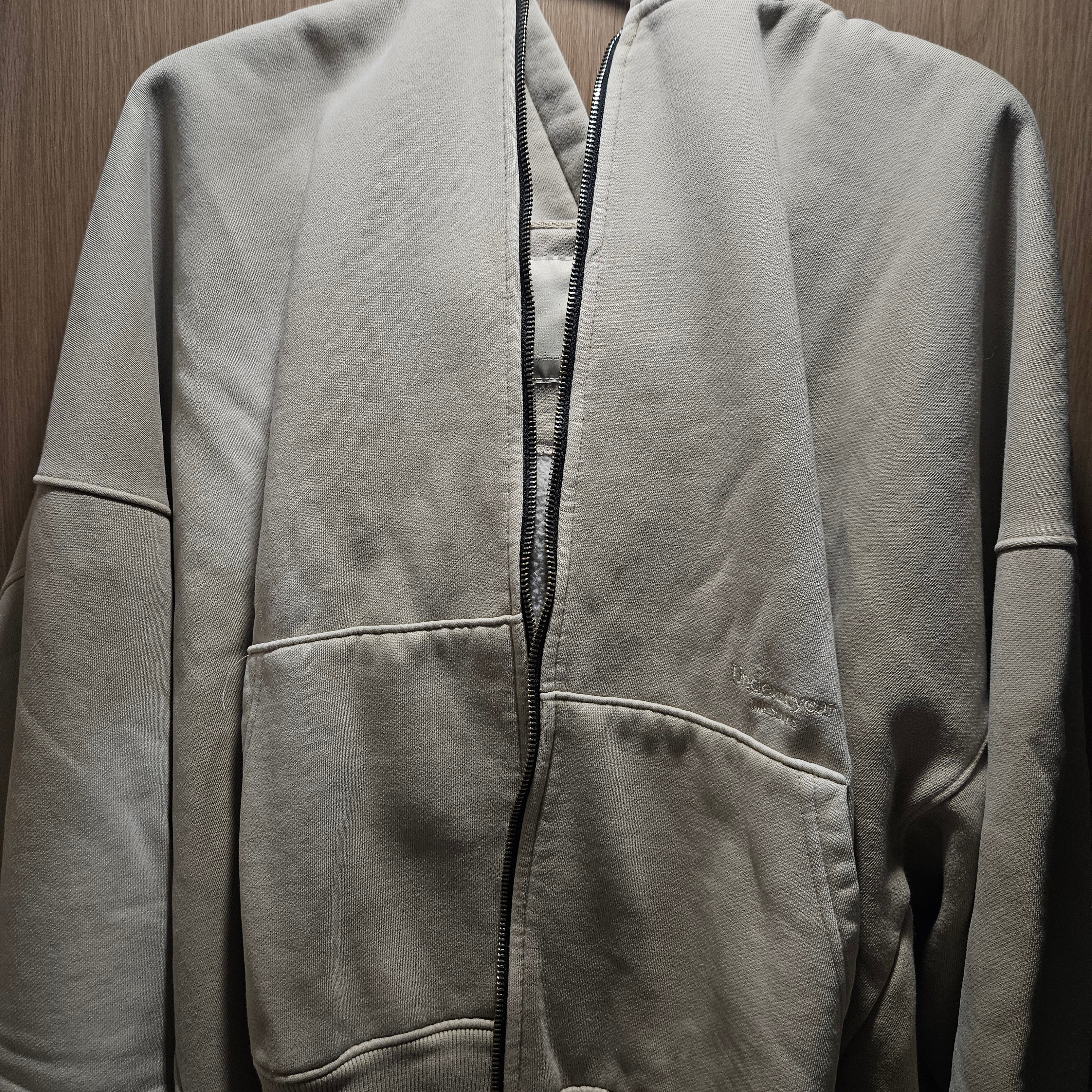 Undermycar Mu.69 Anti Fxxking Logo Play Vintage Brush Washed Hood Zip up Sand 착용 스타일 - 1