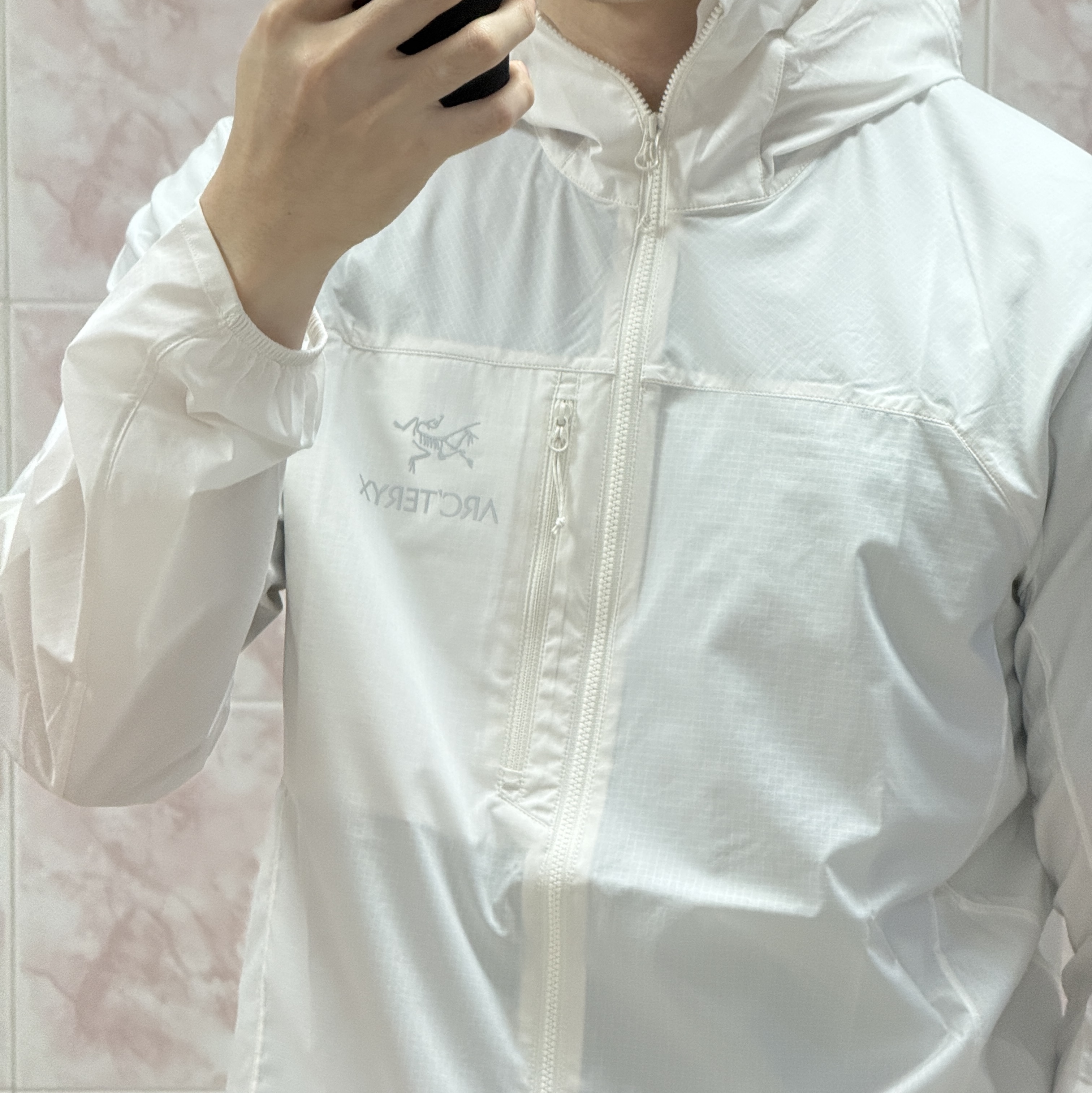 Arc'teryx Squamish Hoody Arctic Silk 착용 스타일 - 1
