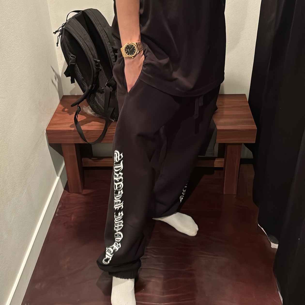 Chrome Hearts Scroll Logo Spellout Sweatpants Black 착용 스타일 - 1