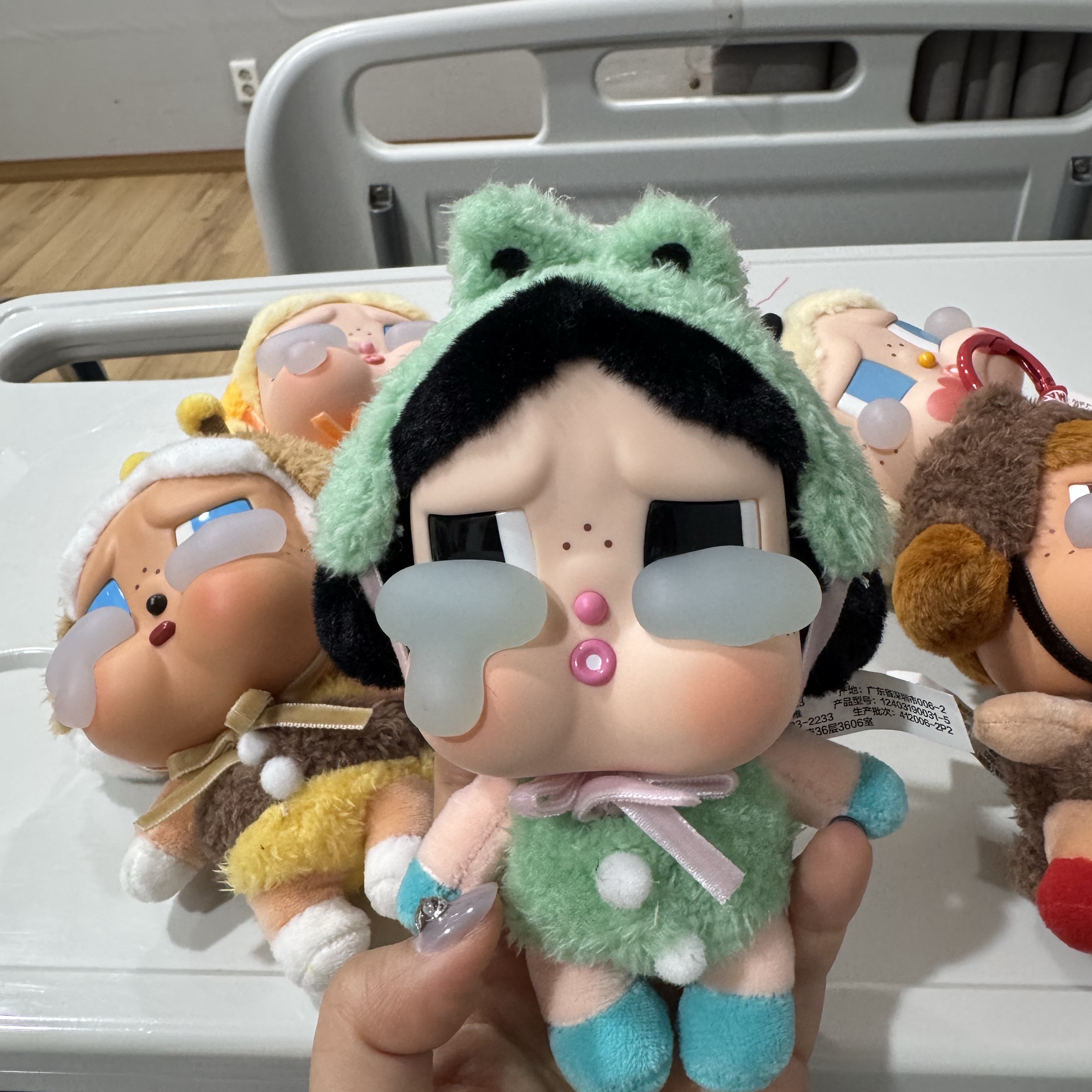Pop Mart Crybaby Crying Again Series Plush Keyring Sealed Case (6 Blind Boxes) 착용 스타일 - 4