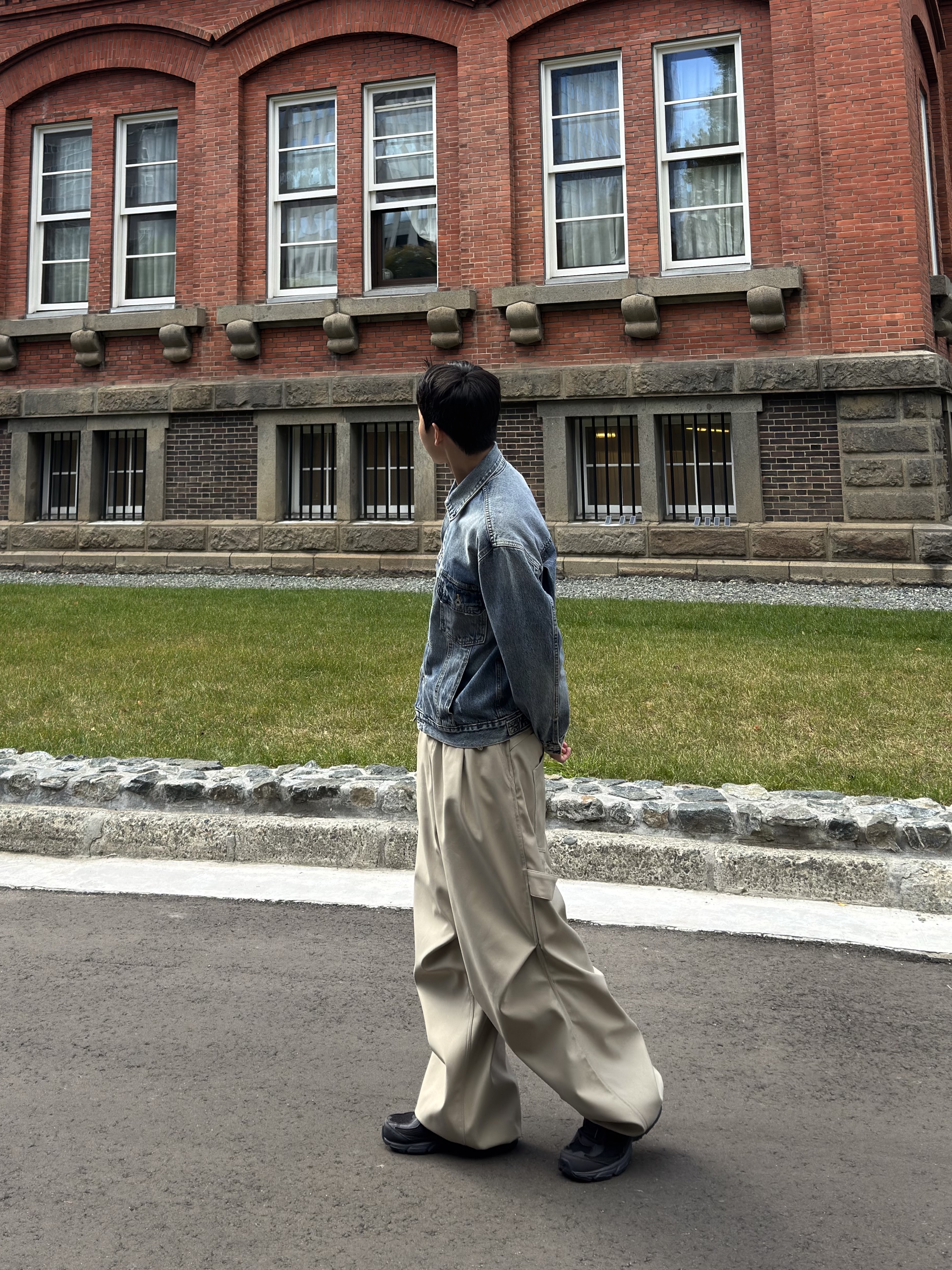 [예약 배송] Kamien x KOIN SEOUL 247 All Day Slacks Beige, Kamien x KOIN SEOUL 247 All Day Slacks Beige 착용 스타일 - 1