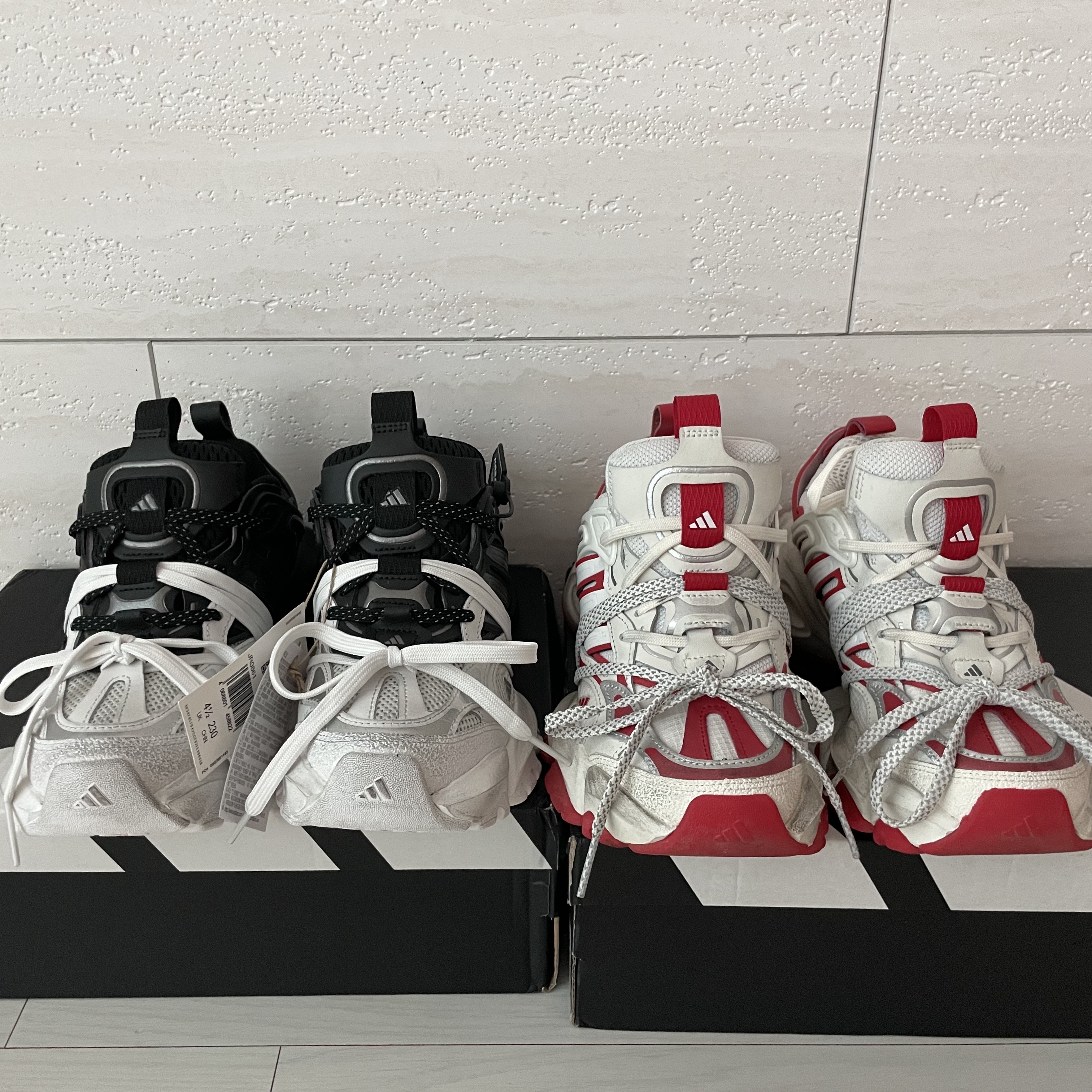 Adidas Vento XLG Runner Deluxe Sneakers White Black, Adidas Vento XLG Deluxe Sneakers White Red 착용 스타일 - 1