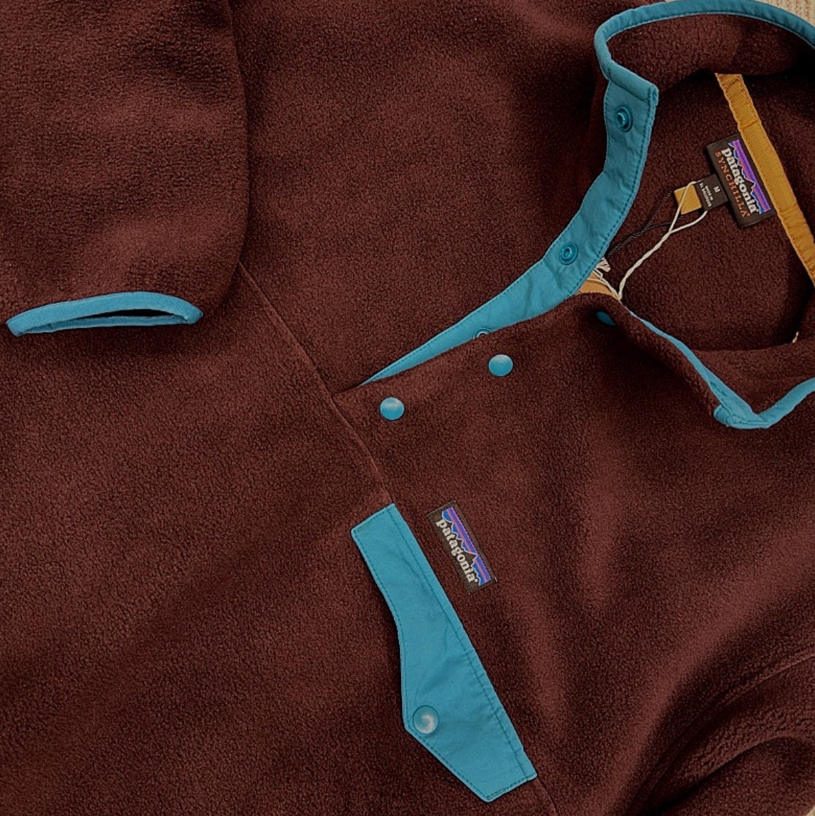 Patagonia Synchilla Snap-T Fleece Pullover Obsidian Plum 착용 스타일