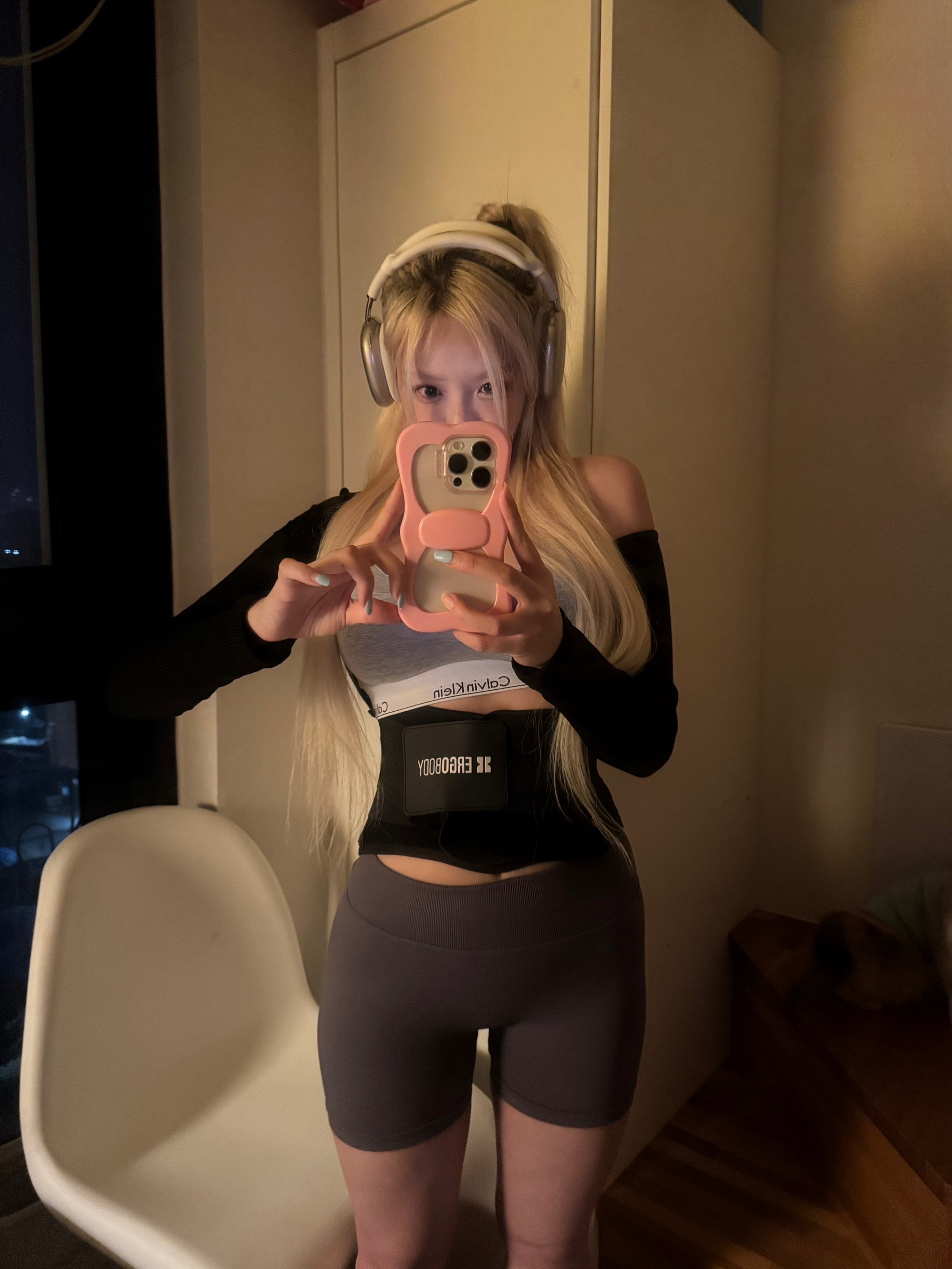 Gragg Layered Ribbon Case - Light Pink, Apple AirPods Max Lightning Silver (Korean Ver.) 착용 스타일 - 2