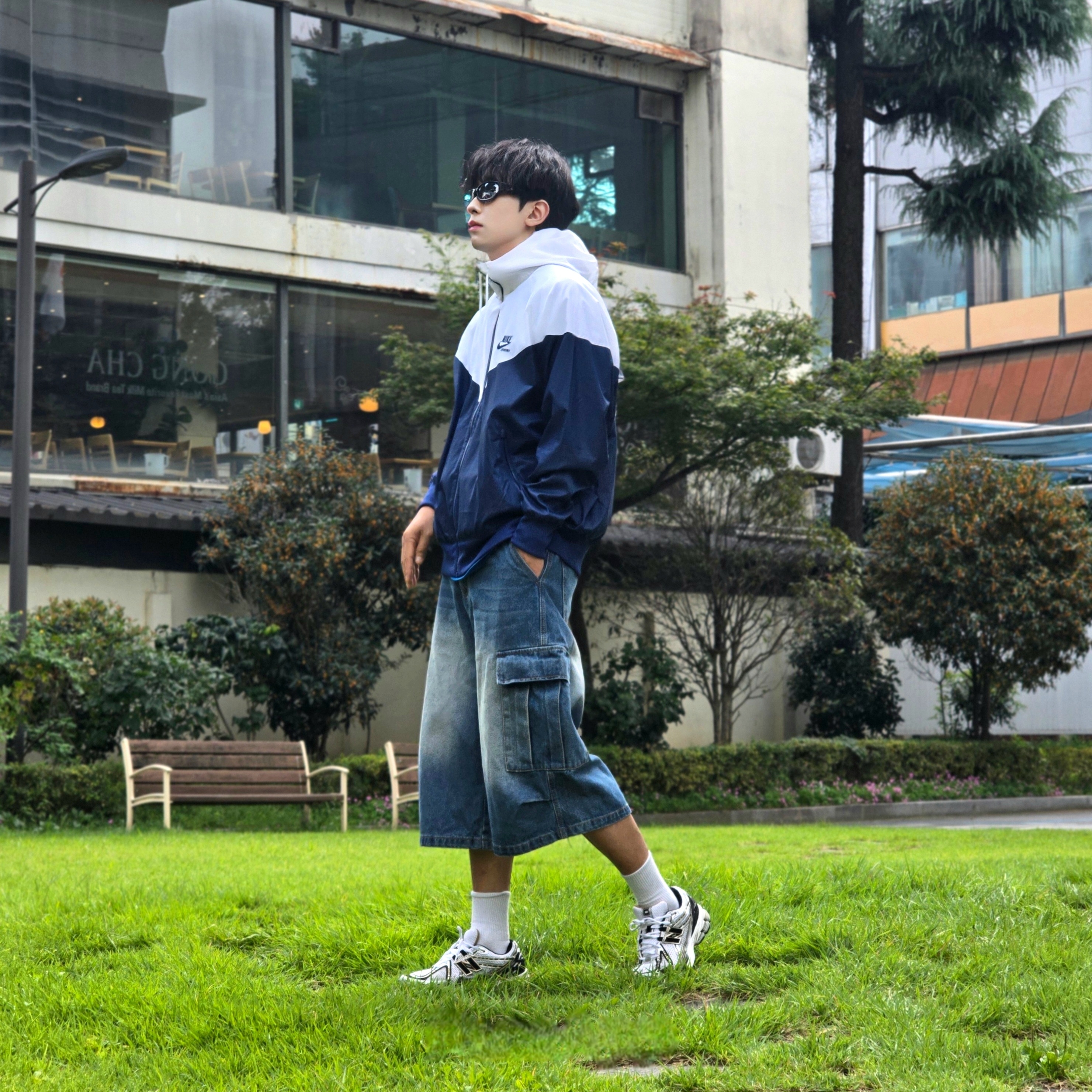 Nike Windrunner Woven Lined Jacket White Blue Void - Asia, New Balance 1906R White Gold 착용 스타일 - 1