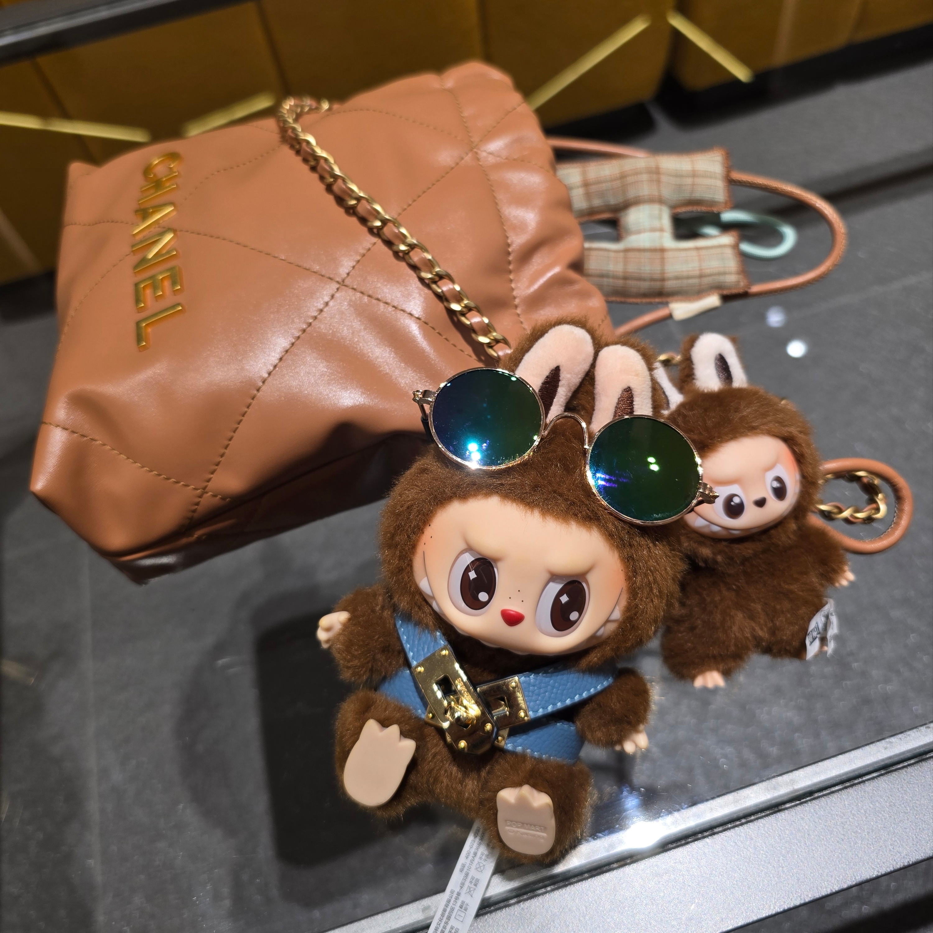 Pop Mart Labubu The Monsters Pin For Love Series Vinyl Plush Pendant (A-M) L (Opened Case), Pop Mart Labubu Let's Play Together Doll Series Sealed Case (1 Blind Box) 착용 스타일