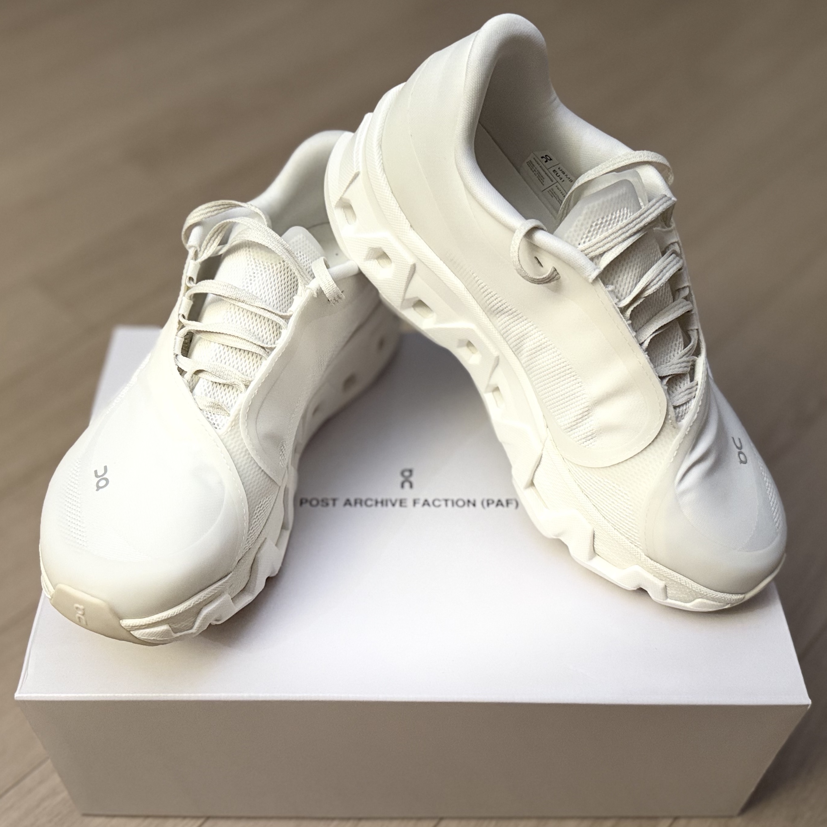 On Running x Post Archive Faction (Paf) Cloudmonster Hyper White 착용 스타일