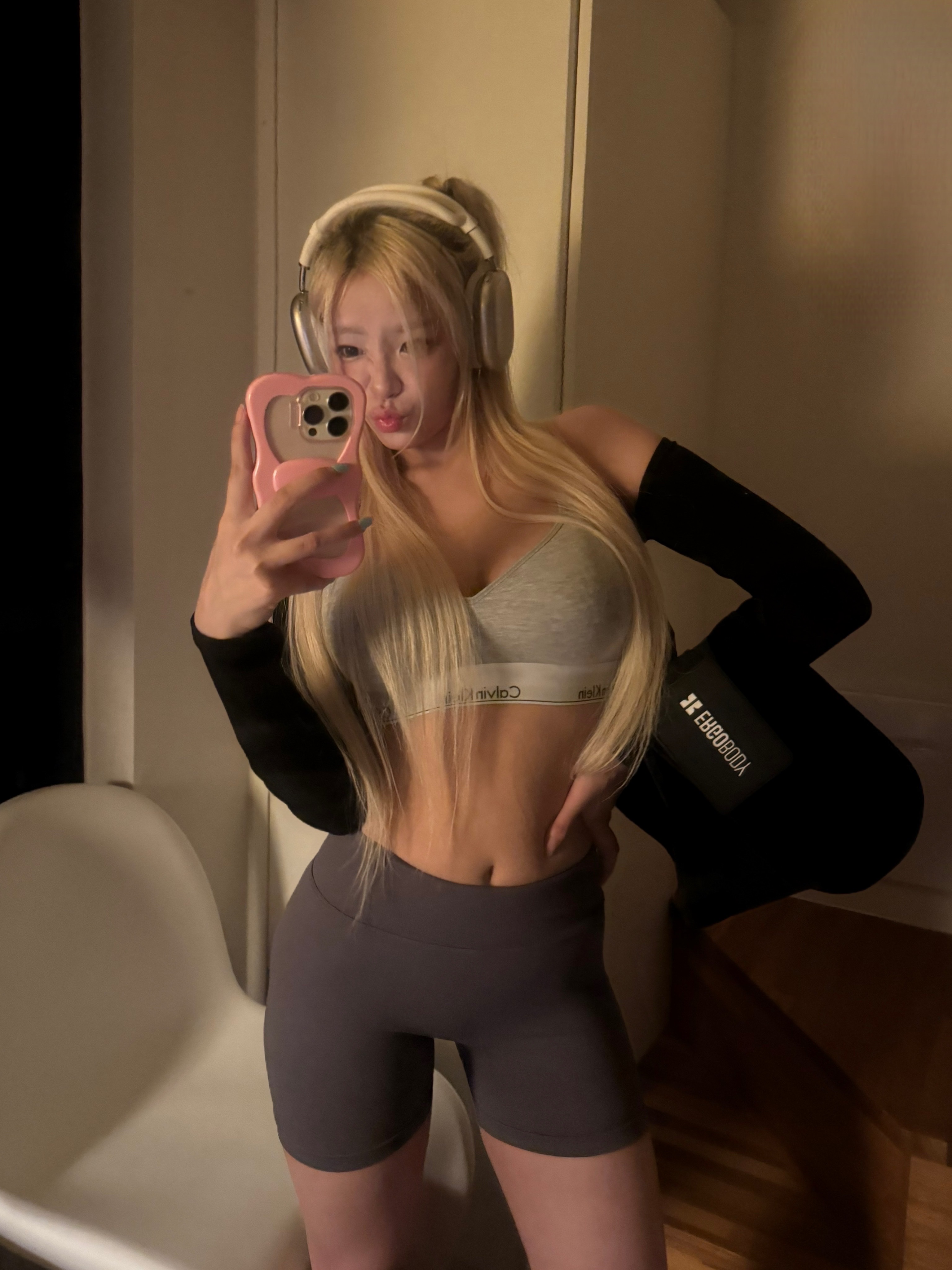 Gragg Layered Ribbon Case - Light Pink, Apple AirPods Max Lightning Silver (Korean Ver.) 착용 스타일 - 4