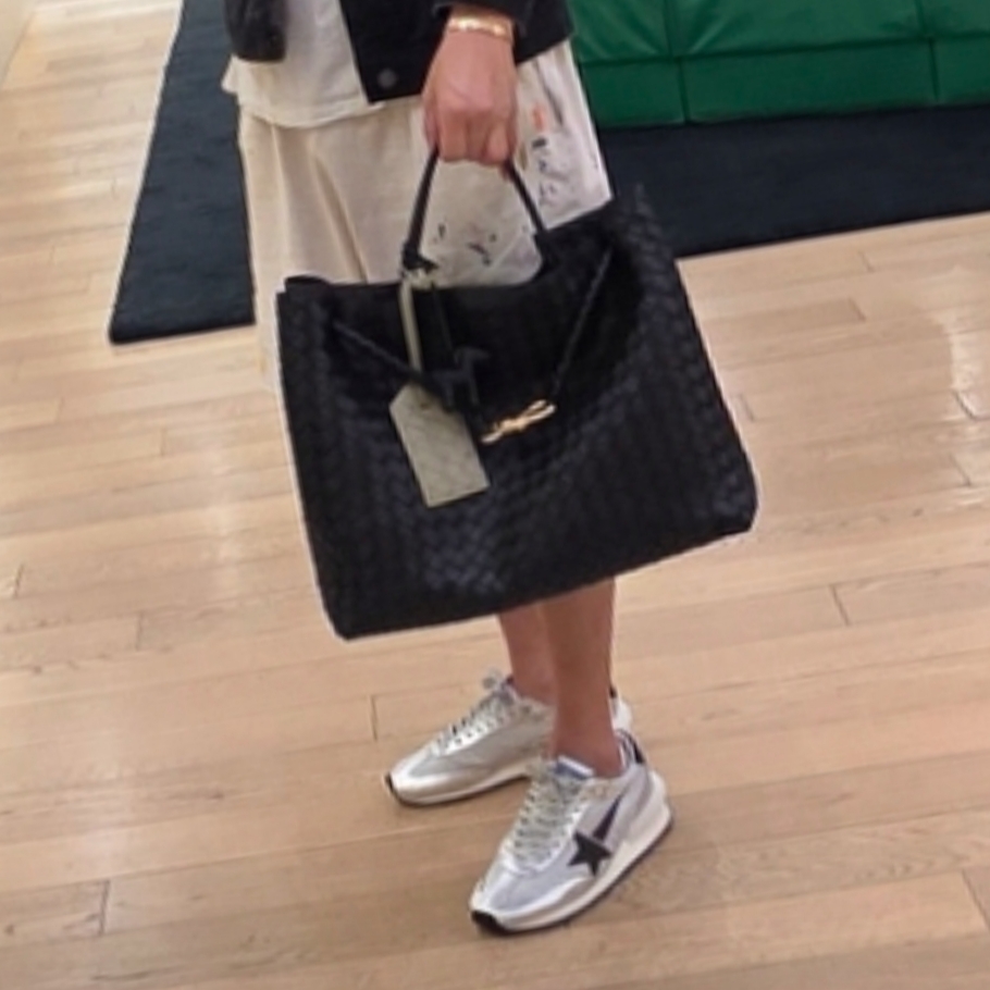 Golden Goose Black Star Marathon Sneakers Silver, Cartier Love Bracelet Yellow Gold 착용 스타일 - 1