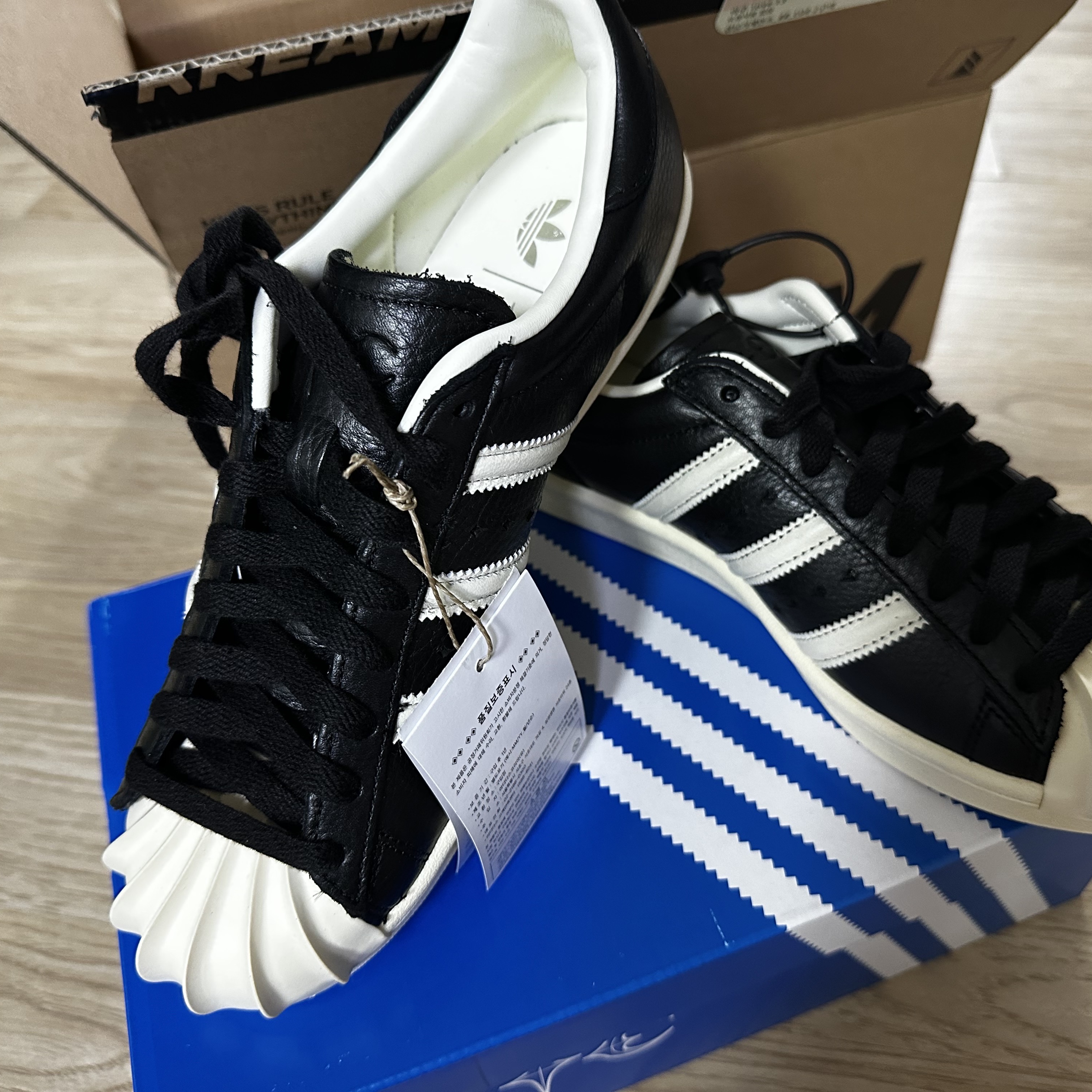 Adidas x Thug Club Superstar Vintage Core Black Cream White 착용 스타일