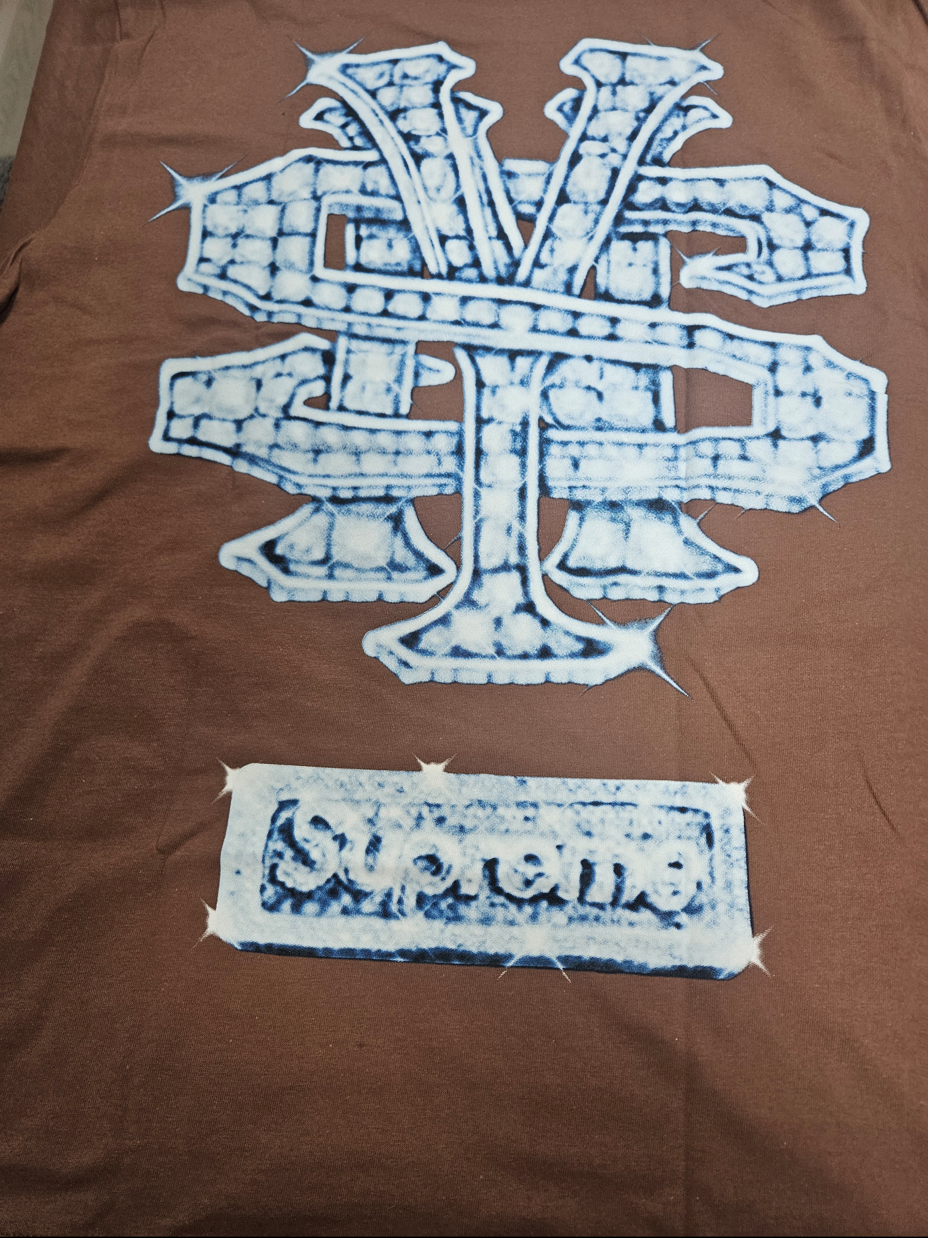 Supreme Snowman T-Shirt Brown - 25FW 착용 스타일 - 5