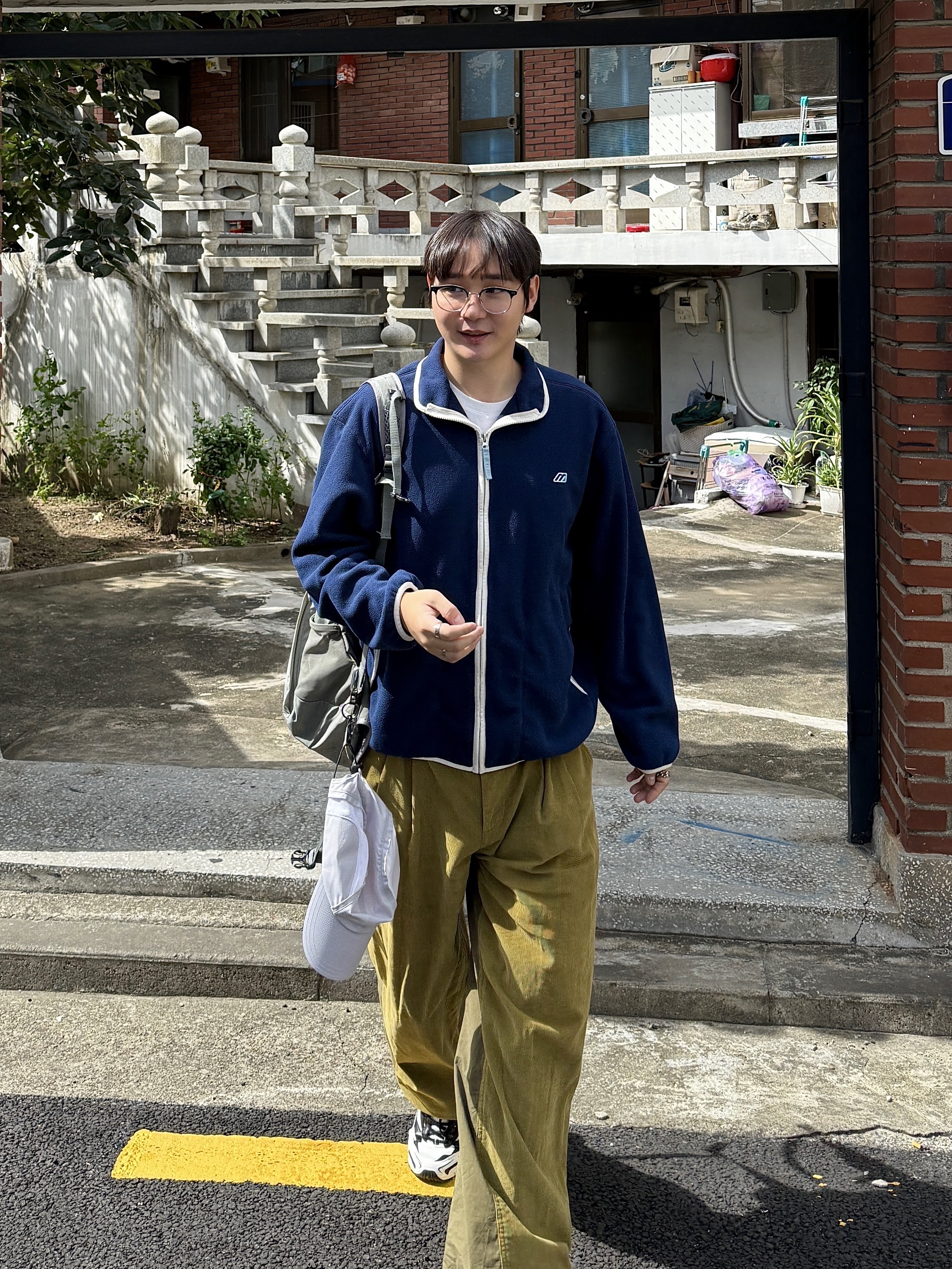 Sansan Gear Corduroy Pants Olive - 22FW, Salomon Trailblazer 20 Wrought Iron Sedona Sage 착용 스타일 - 1