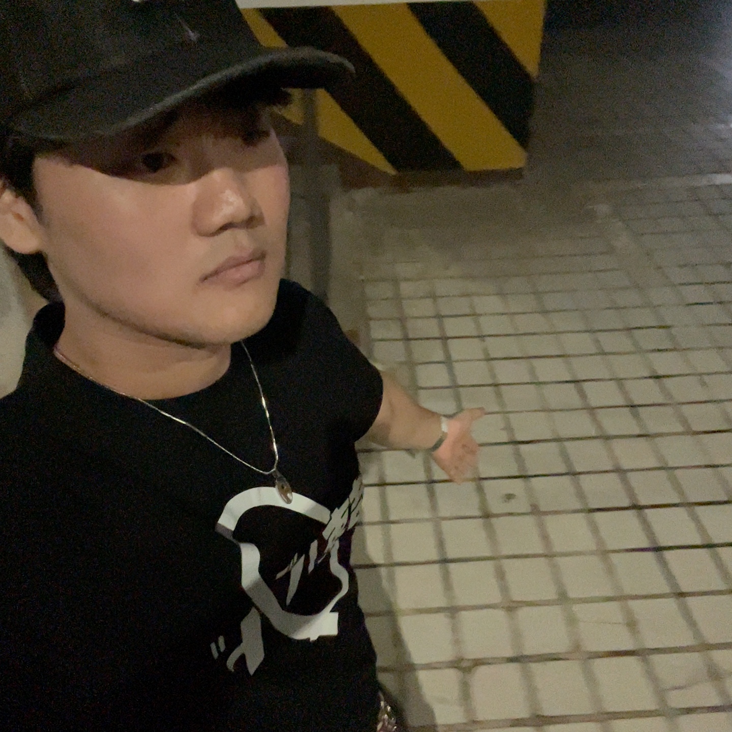 Diesel Dx1421 Two-Tone Stainless Steel Pendant Necklace Silver, Supreme Cordura Denim Small Box 6-Panel Black - 24SS 착용 스타일 - 2