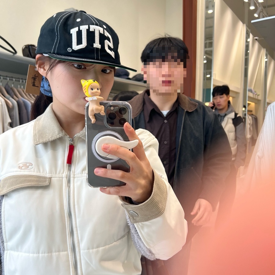 Stussy Mid-Depth Stu Arch Strapback Cap True Black, Sansan Gear Mixed Trucker Jacket Ivory 착용 스타일