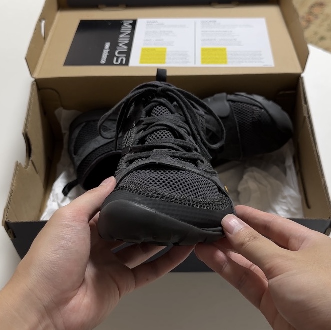 New Balance Minimus MT10O Black Castlerock 착용 스타일 - 5