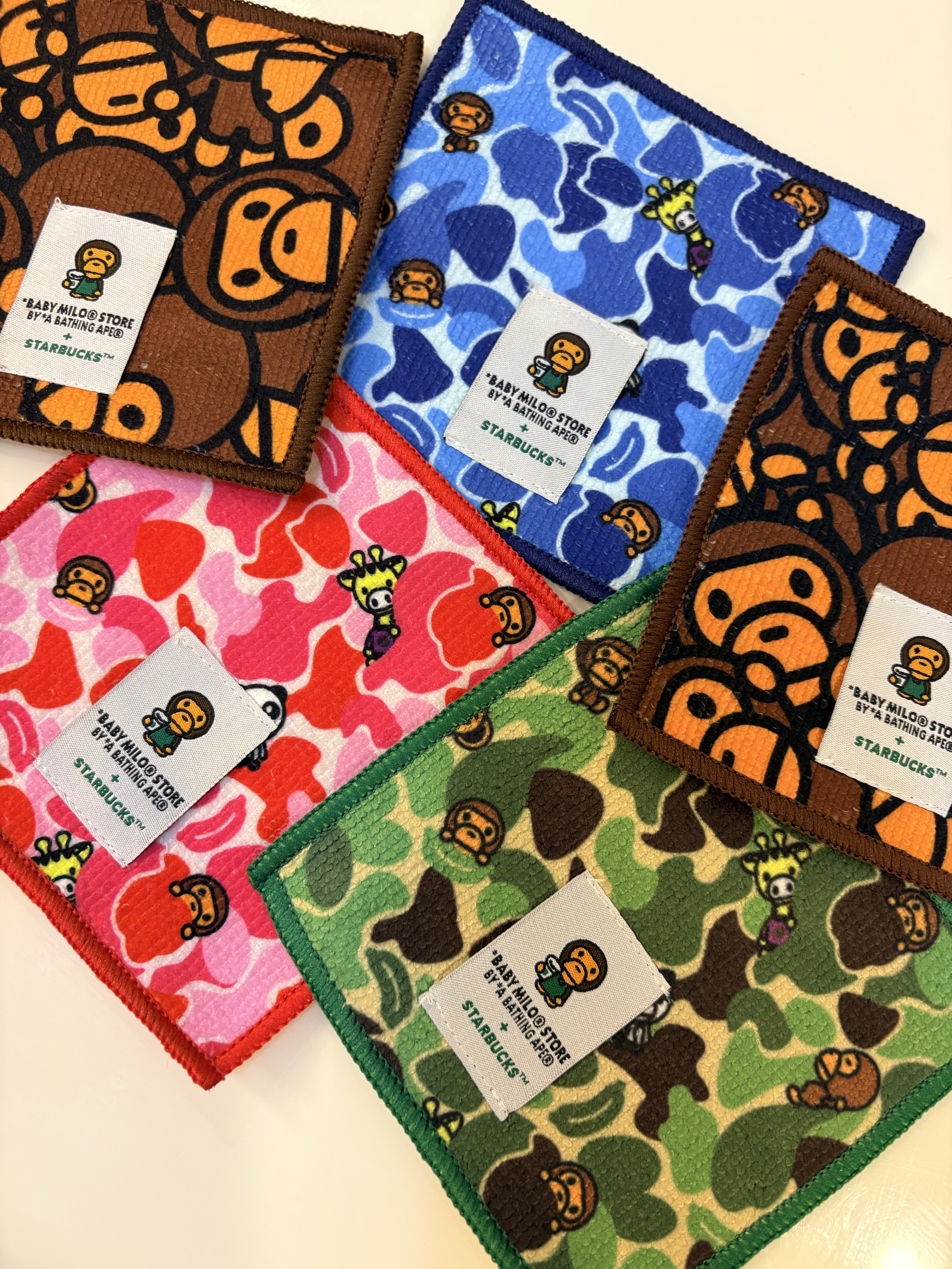 Starbucks x BAPE Baby Milo Coaster, BAPE Baby Milo Canvas Tote Bag Ivory 착용 스타일 - 1