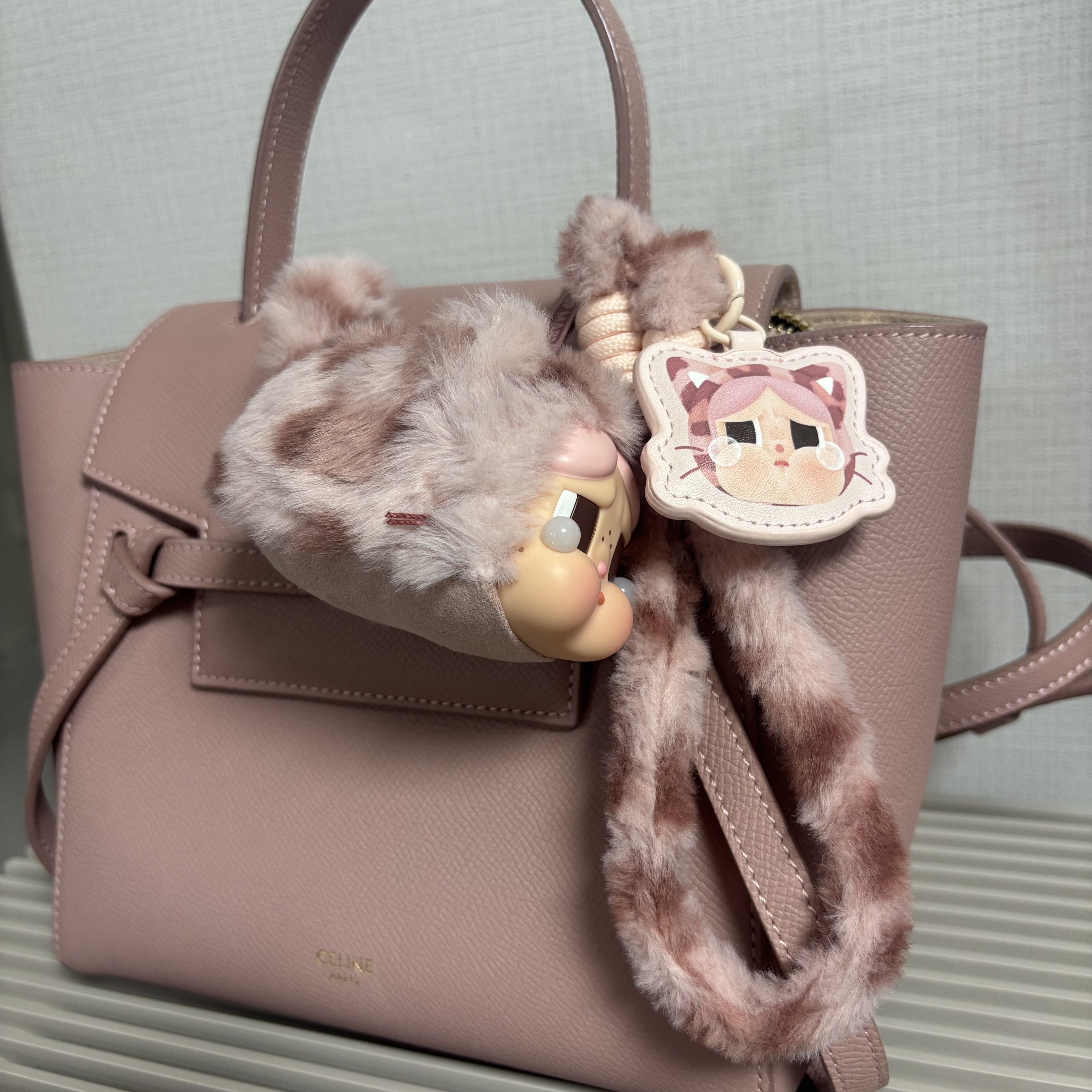 Pop Mart Crybaby Wild But Cutie Series Vinyl Plush Pendant Pink Cutie (Opened Case) 착용 스타일