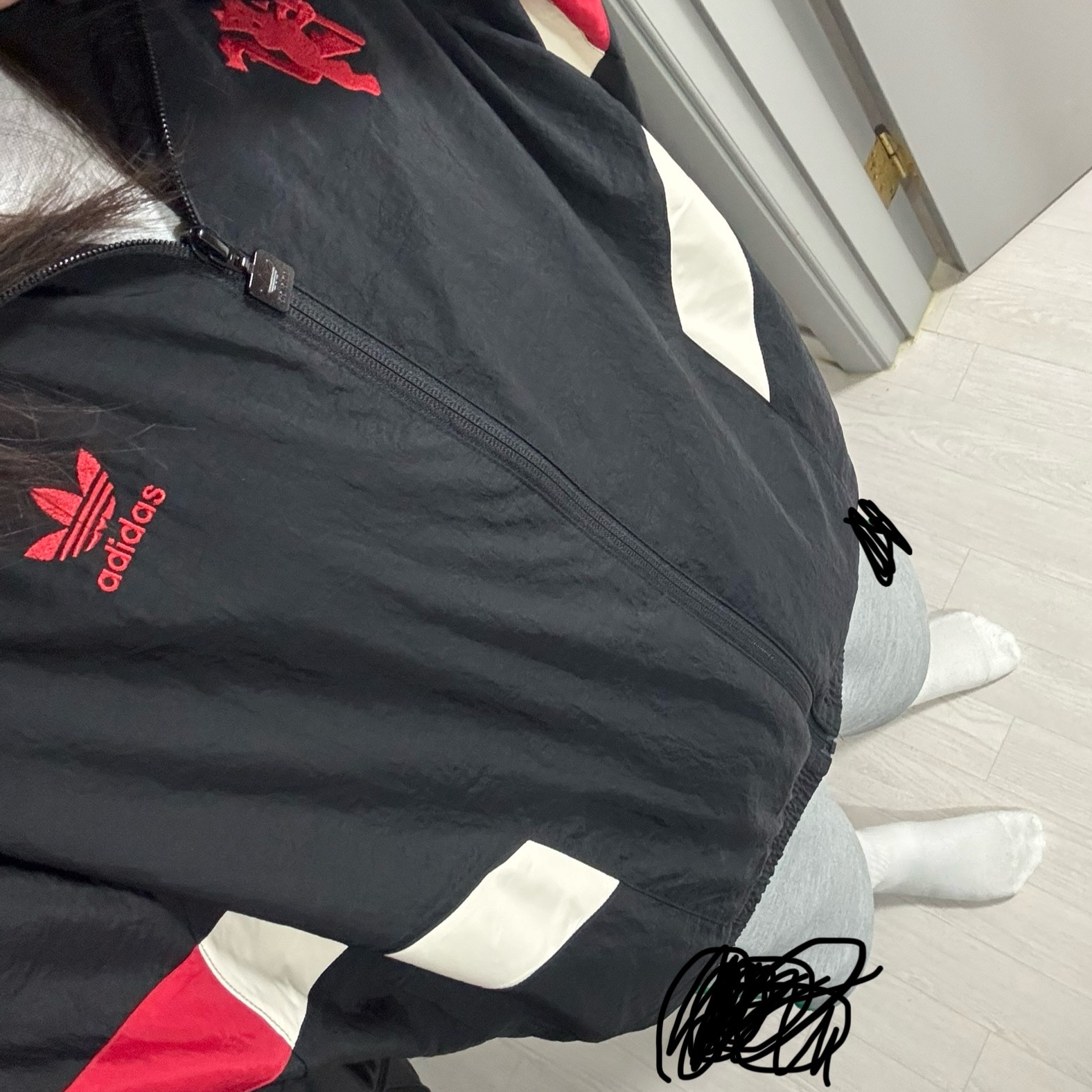 Adidas Manchester United Originals Track Top Black Red - KR Sizing 착용 스타일