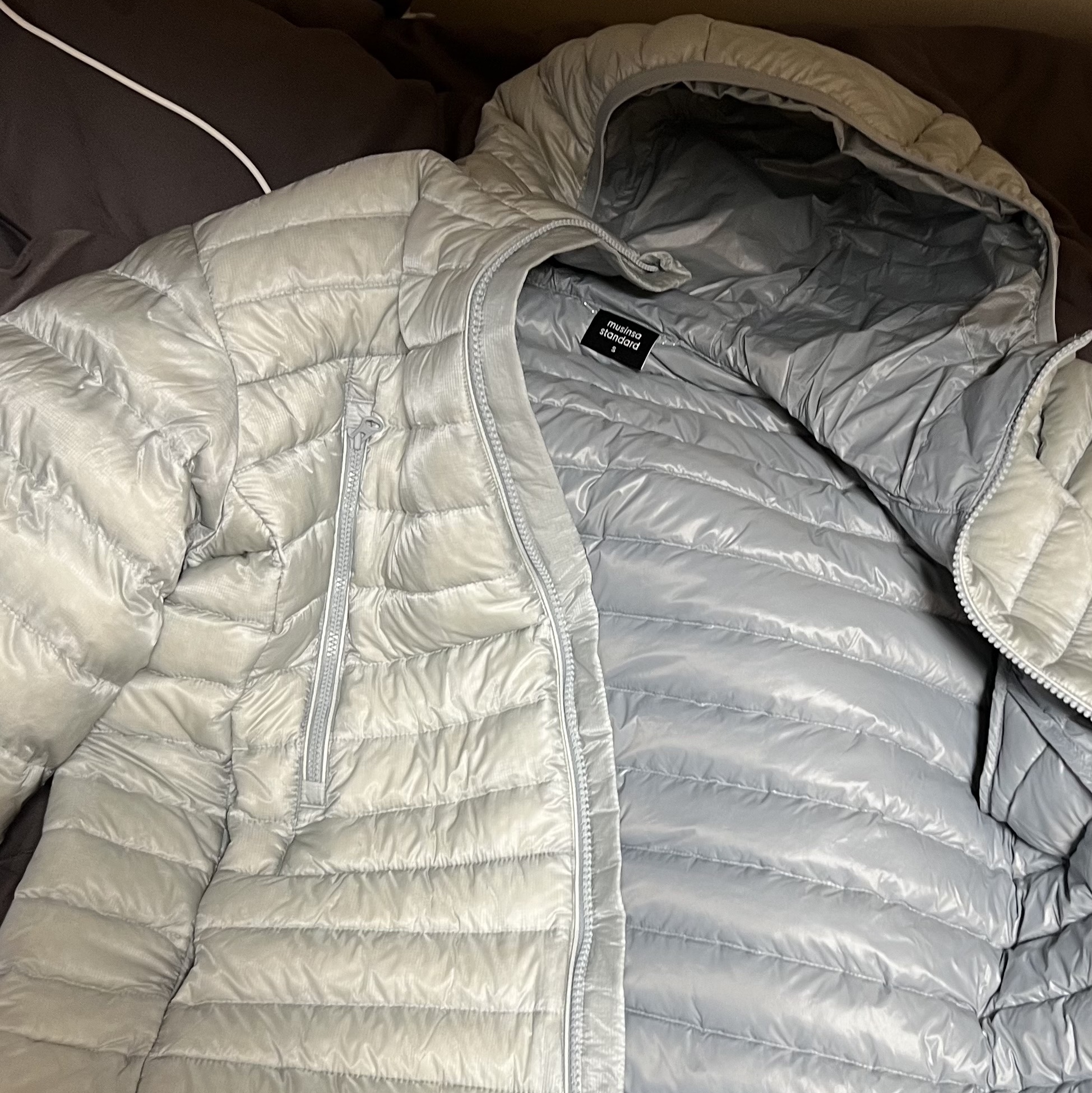 Musinsa Standard City Leisure Sheer Ripstop Hooded Light Down Jacket Cloudy Blue 착용 스타일