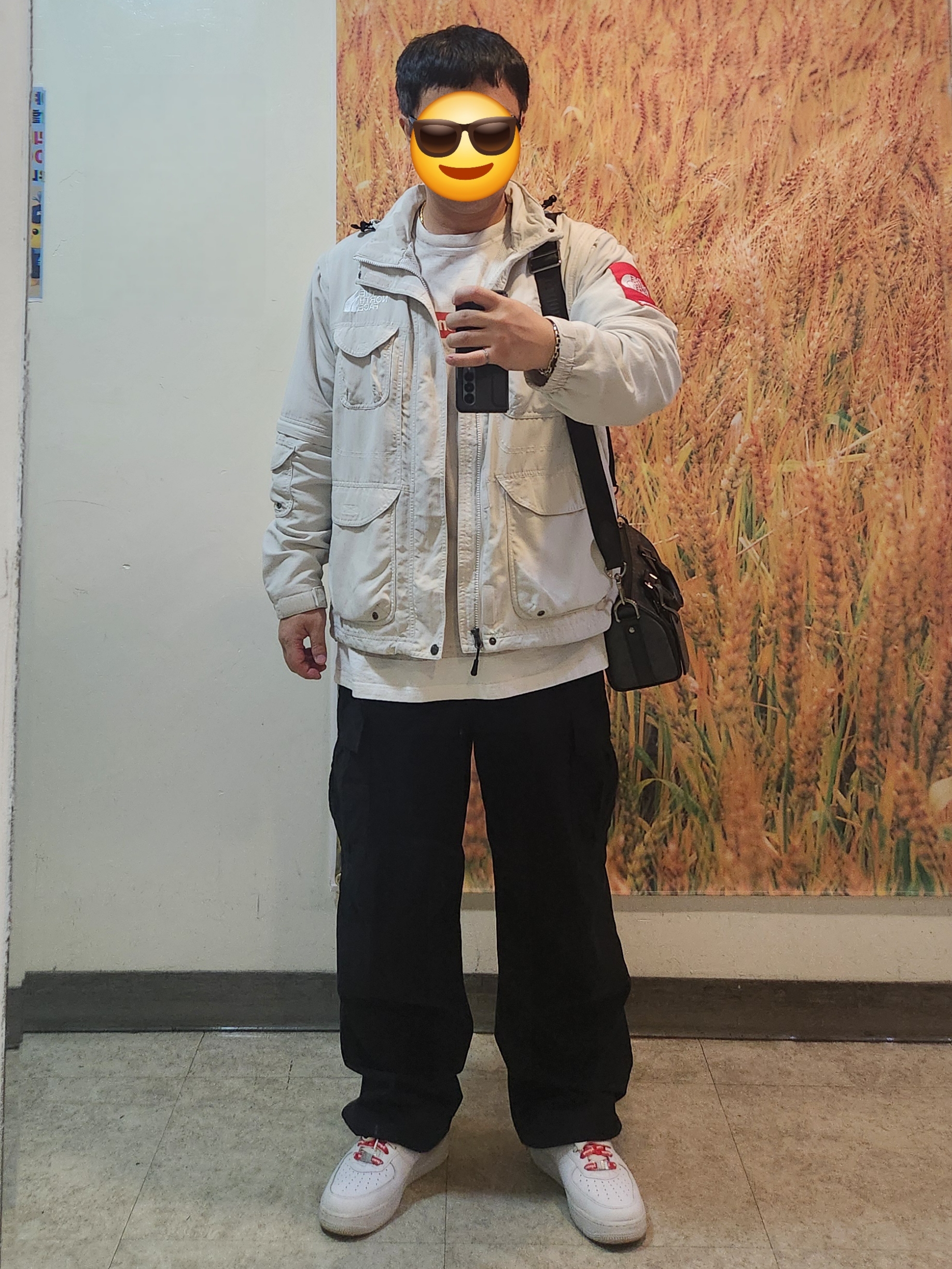 Supreme x The North Face Trekking Convertible Jacket Stone - 22SS, Supreme x MM6 Maison Margiela Box Logo T-Shirt White - 24SS 착용 스타일