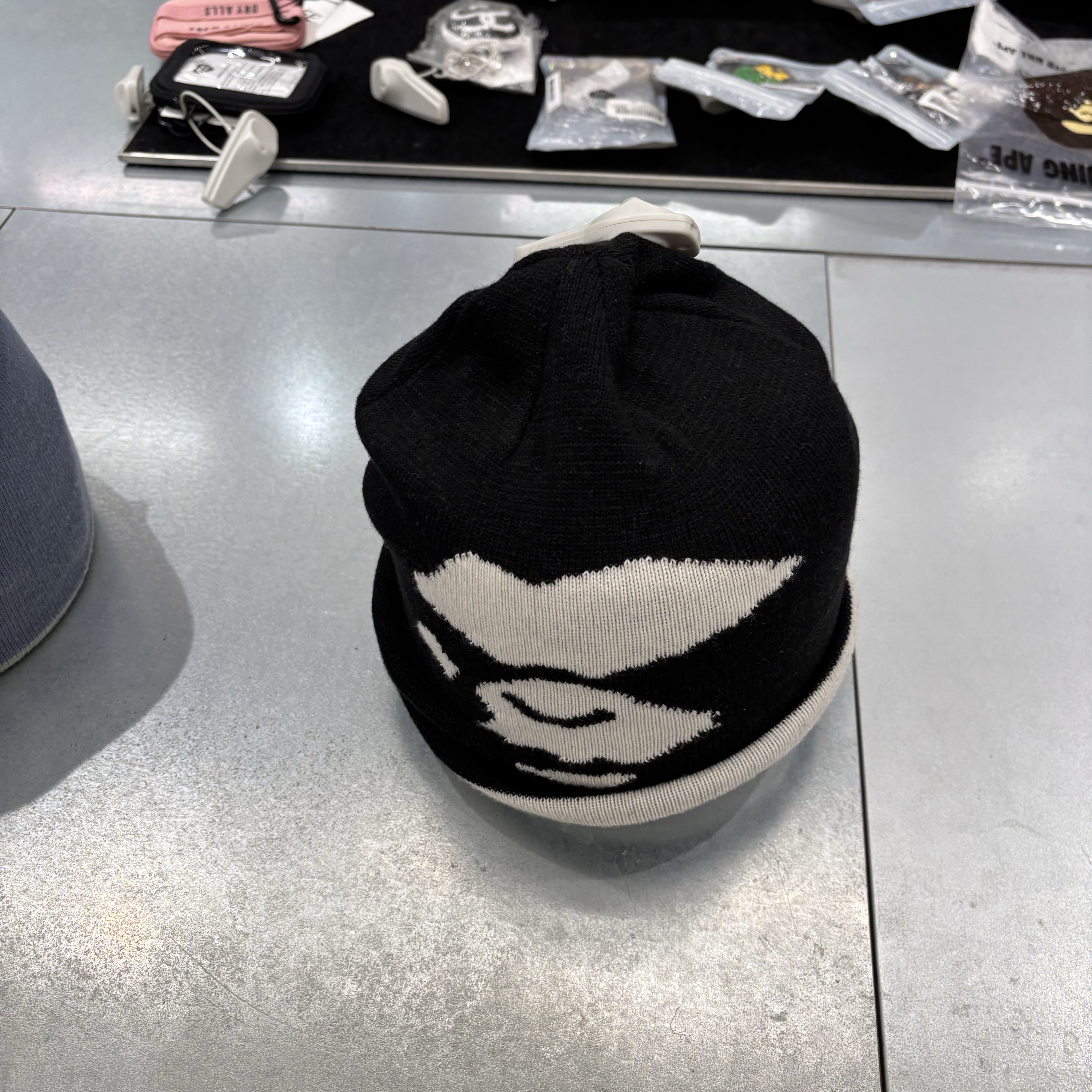 BAPE Mad Face Knit Cap Black 착용 스타일