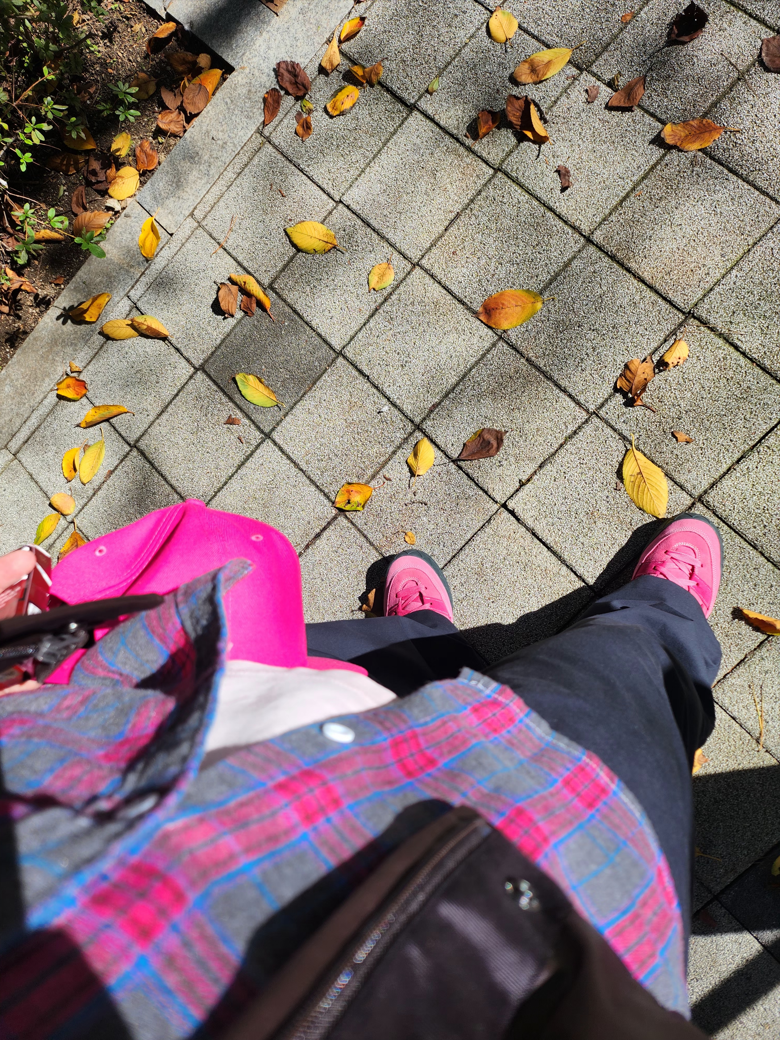 (W) Adidas Adimatic Pink Fusion, (W) Uniqlo Coating Short Blouson Dark Brown - JP 착용 스타일 - 2