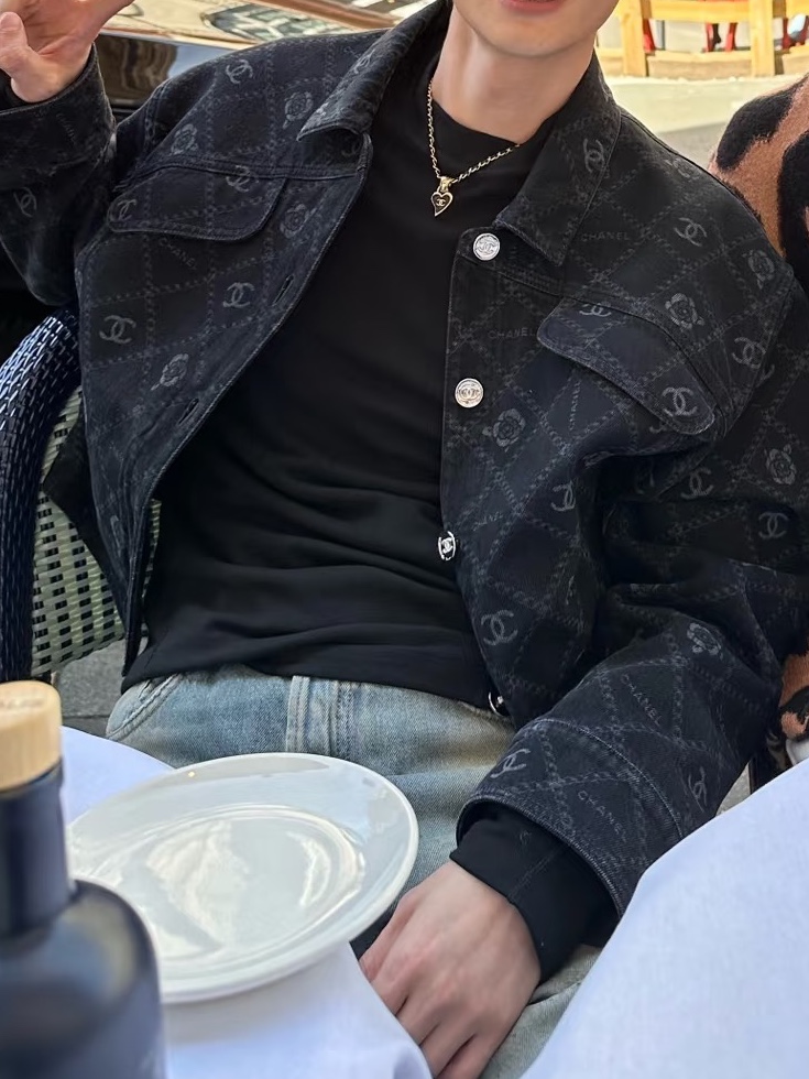 (W) Chanel Denim Jacket Black White 착용 스타일